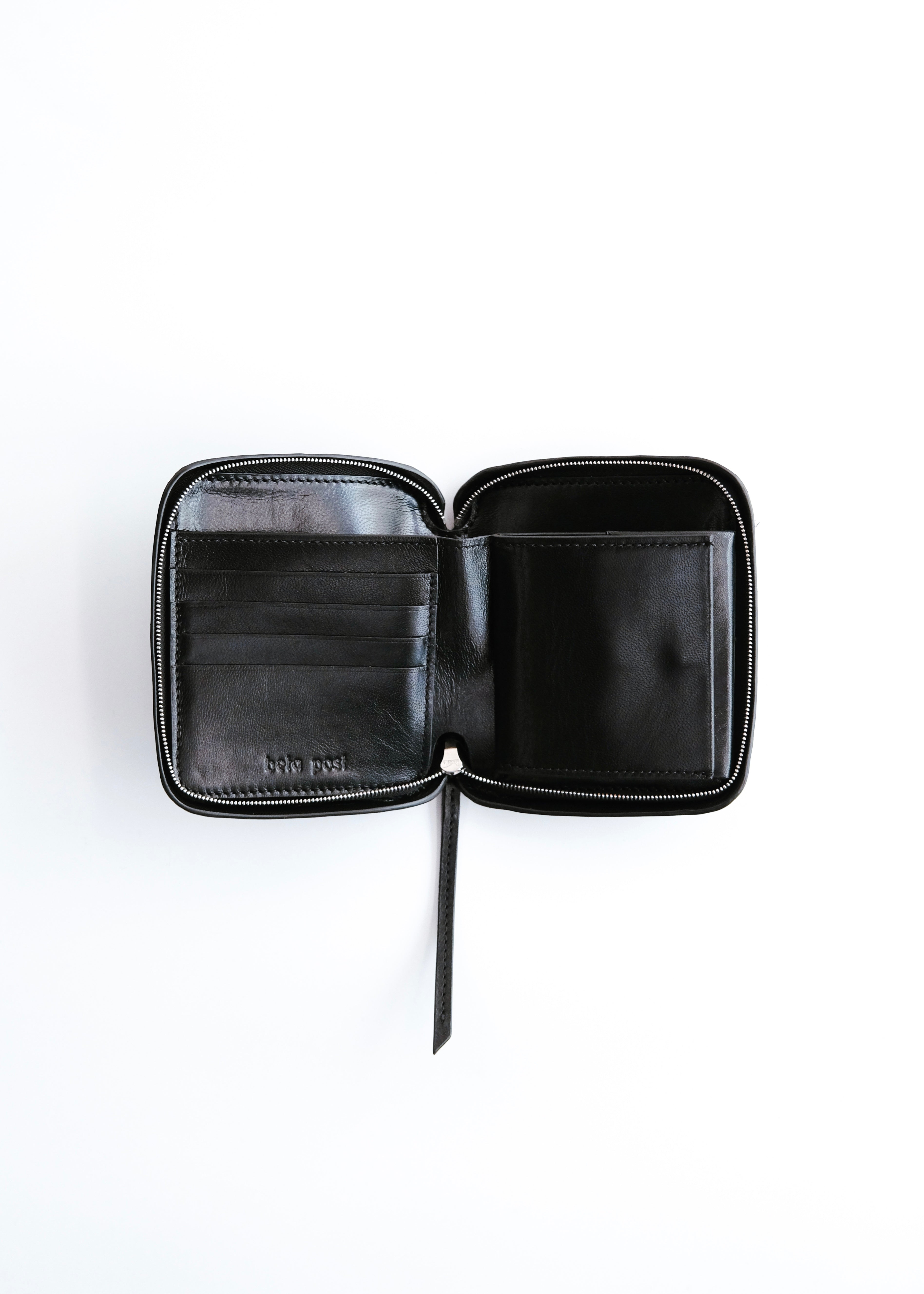 beta post molded harf wallet / 050 Black