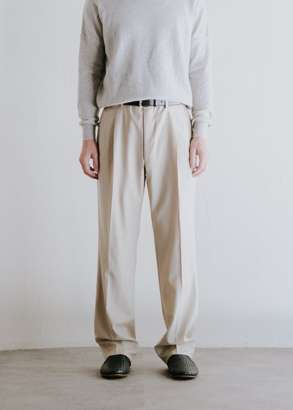 00's ADER Sartoria 1978 by Loro piana Super 120's wool two tucked relaxing tapered slacks
