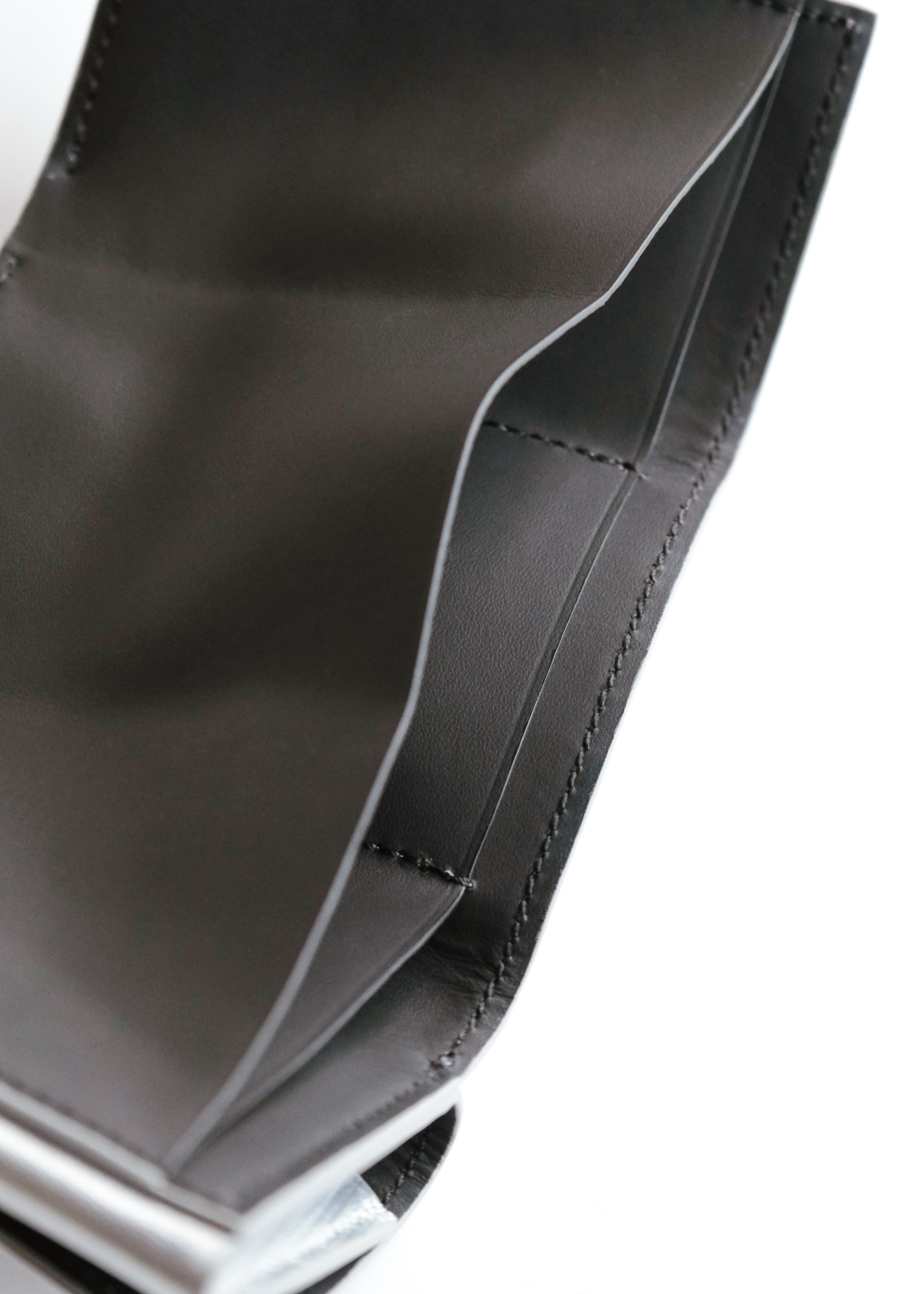 beta post steelic trifold wallet 050 Black メンズ