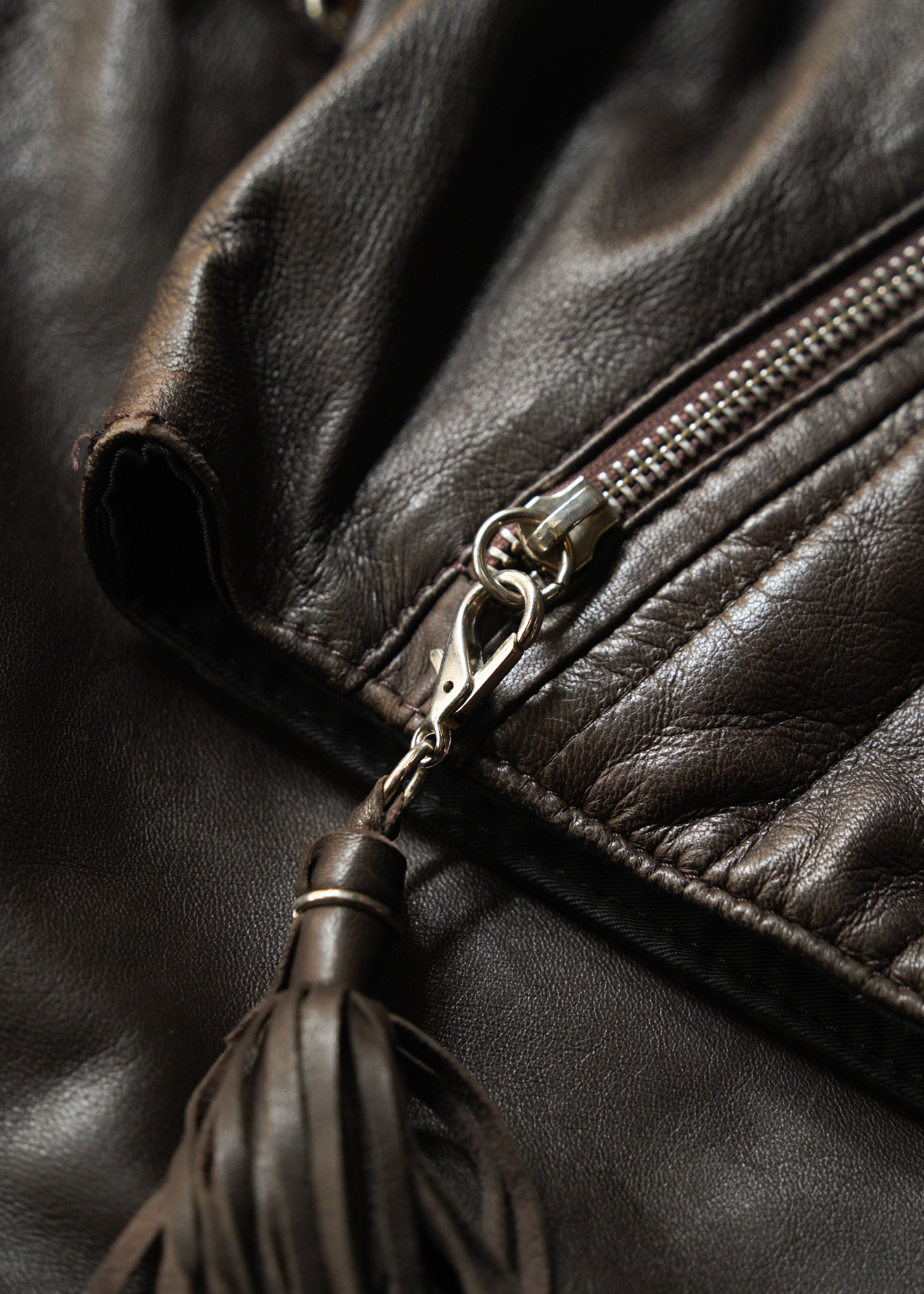 Multi zip pocket 2 way leather shoulder bag