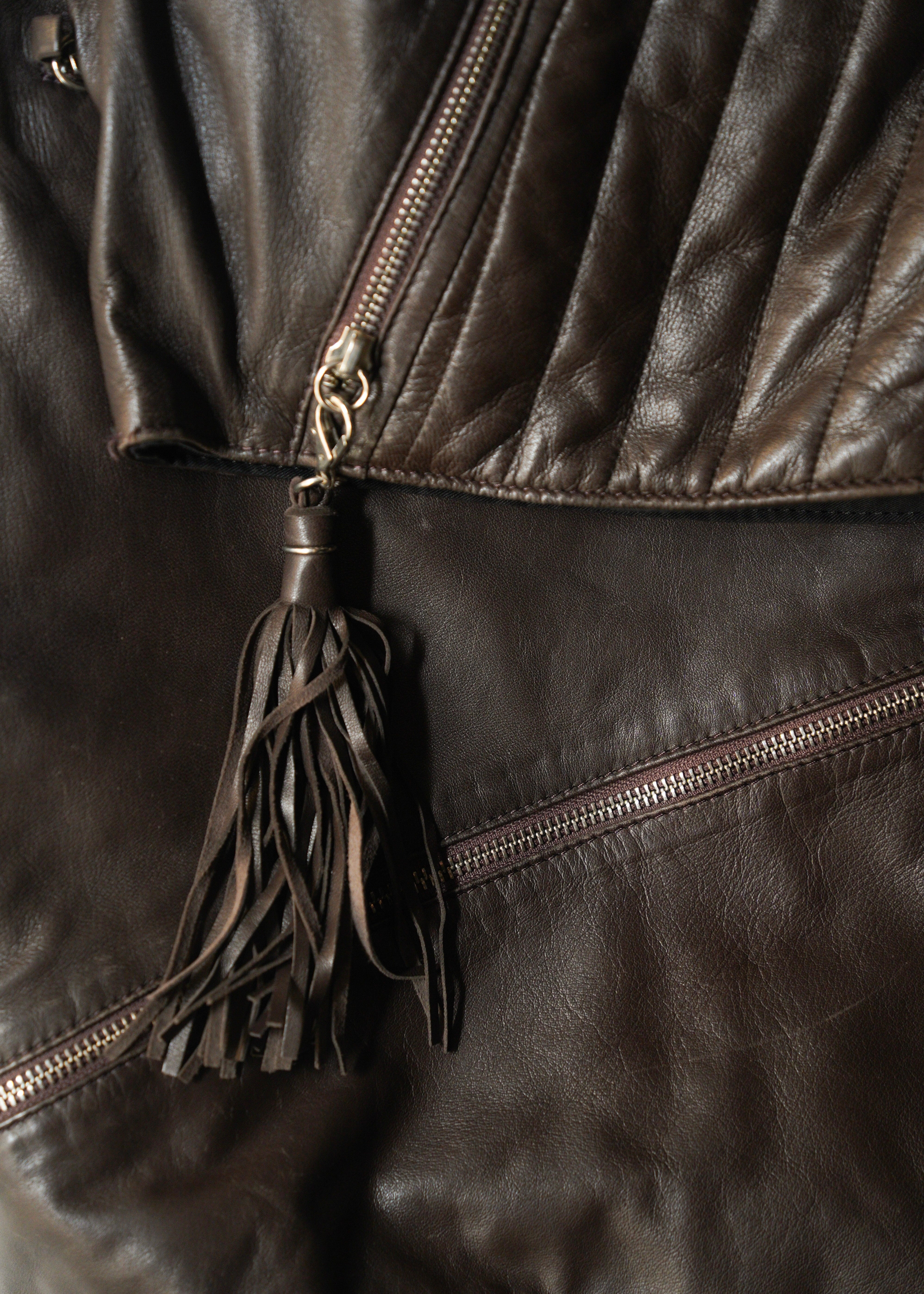 Multi zip pocket 2 way leather shoulder bag