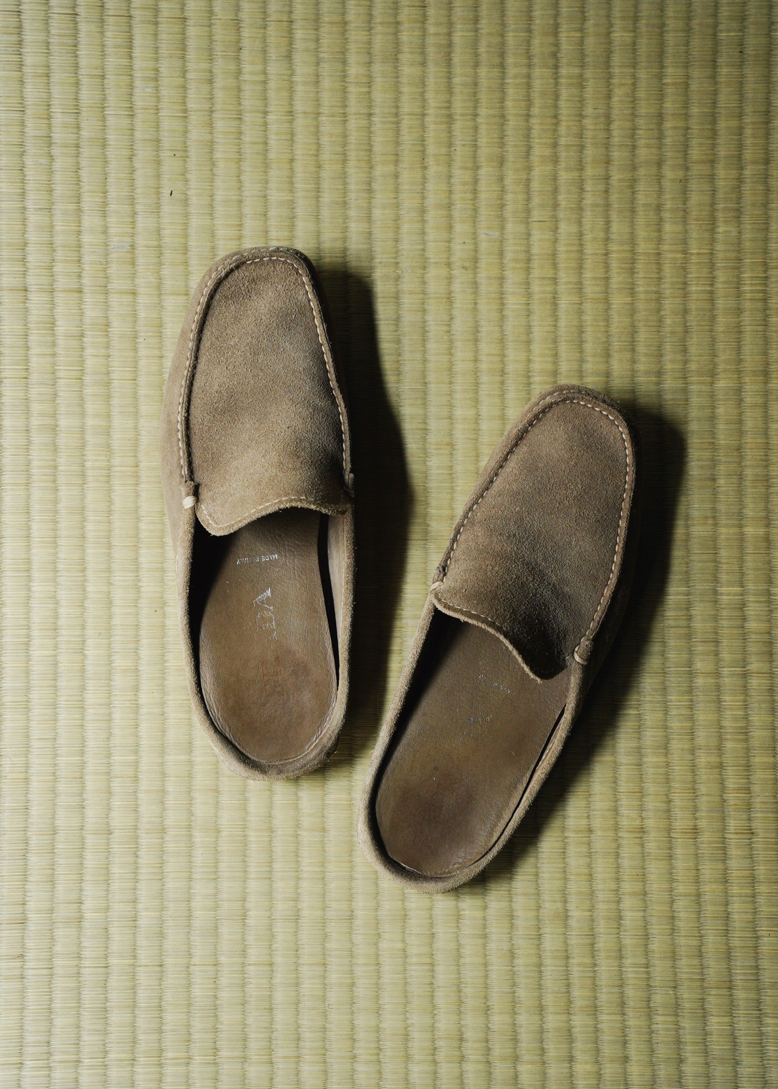 00’s PRADA suede square toe mules