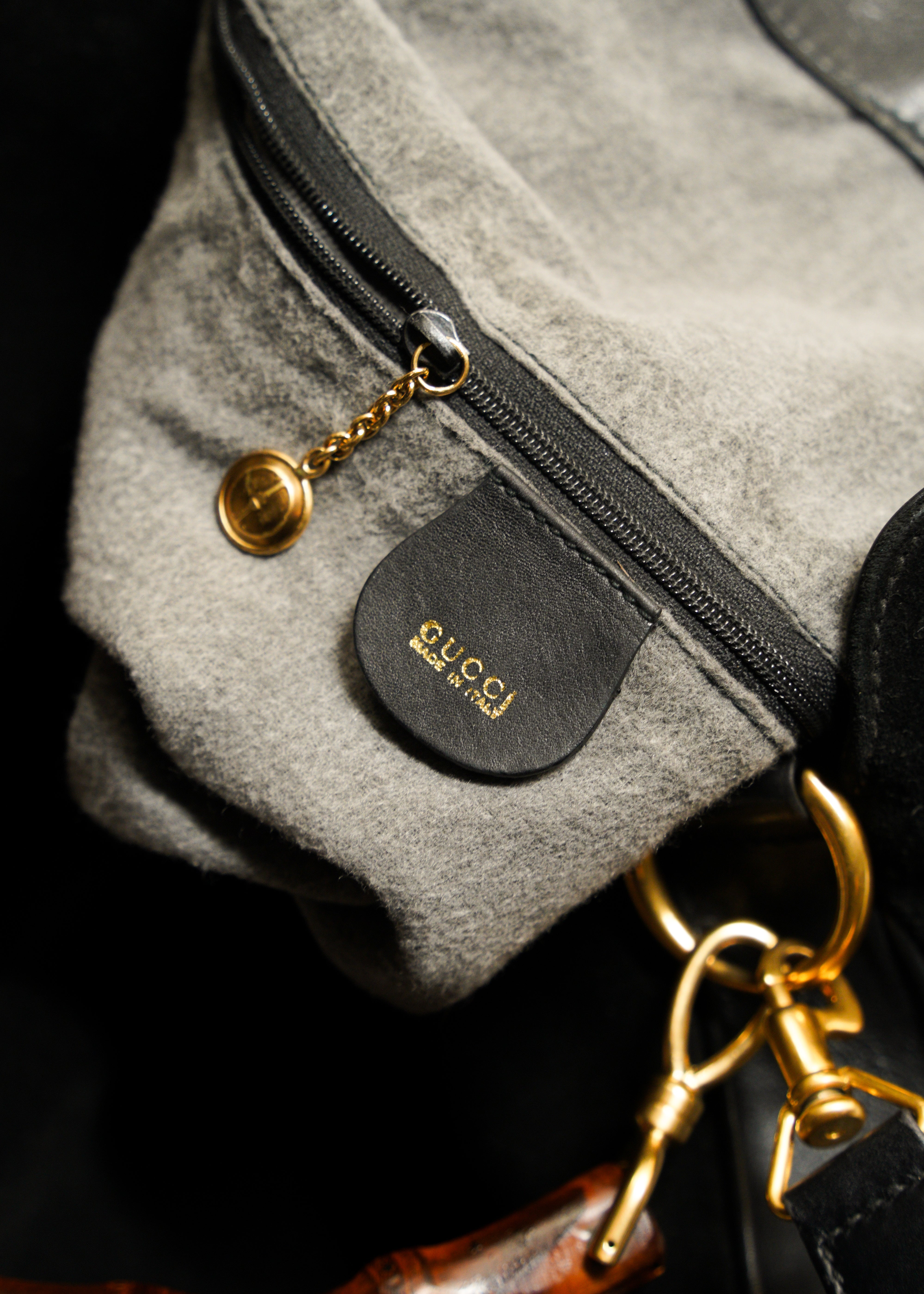 90-00’s GUCCI bamboo handle suede leather 2 way shoulder bag
