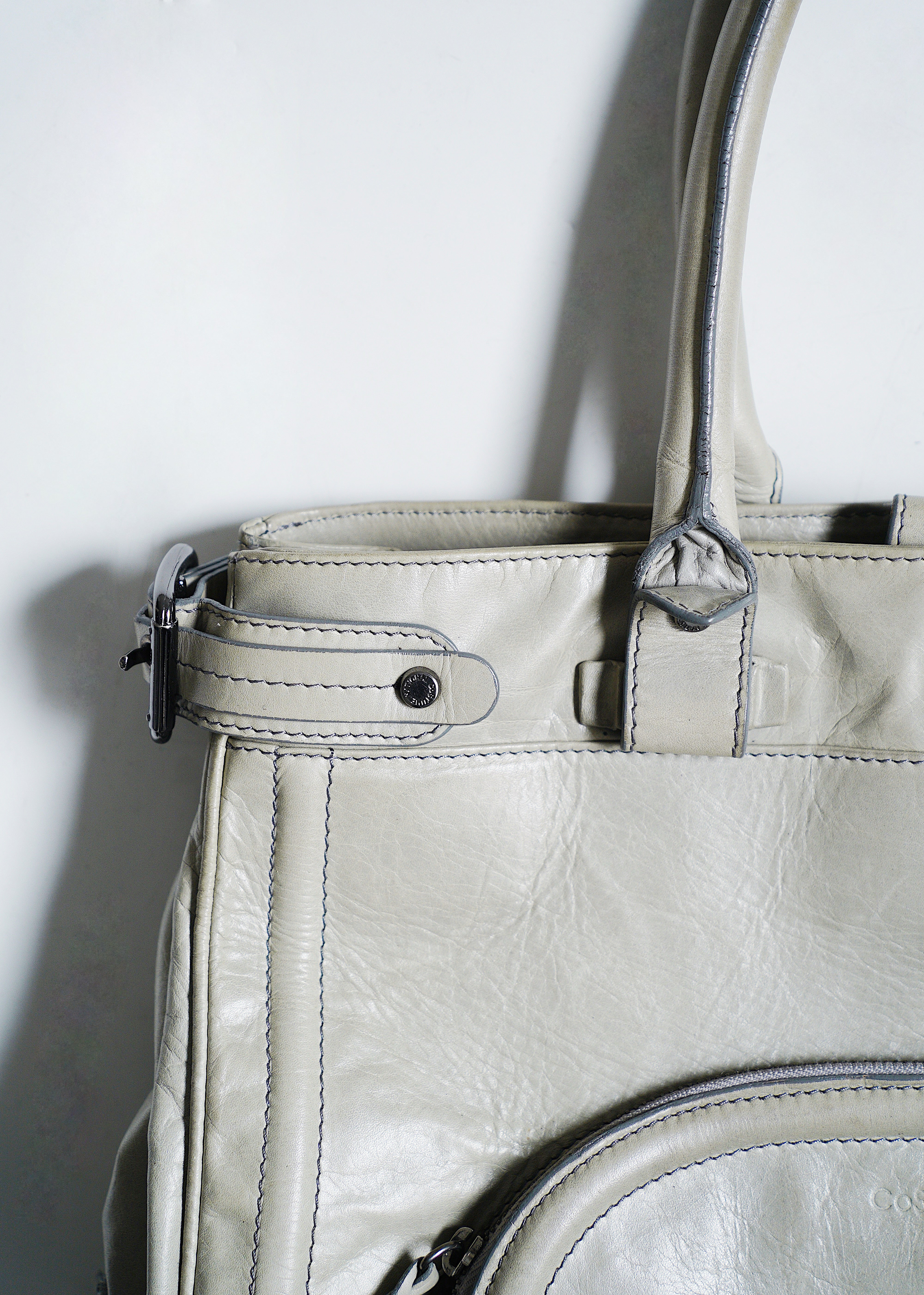 CoSTUME NATIONAL leather hand bag