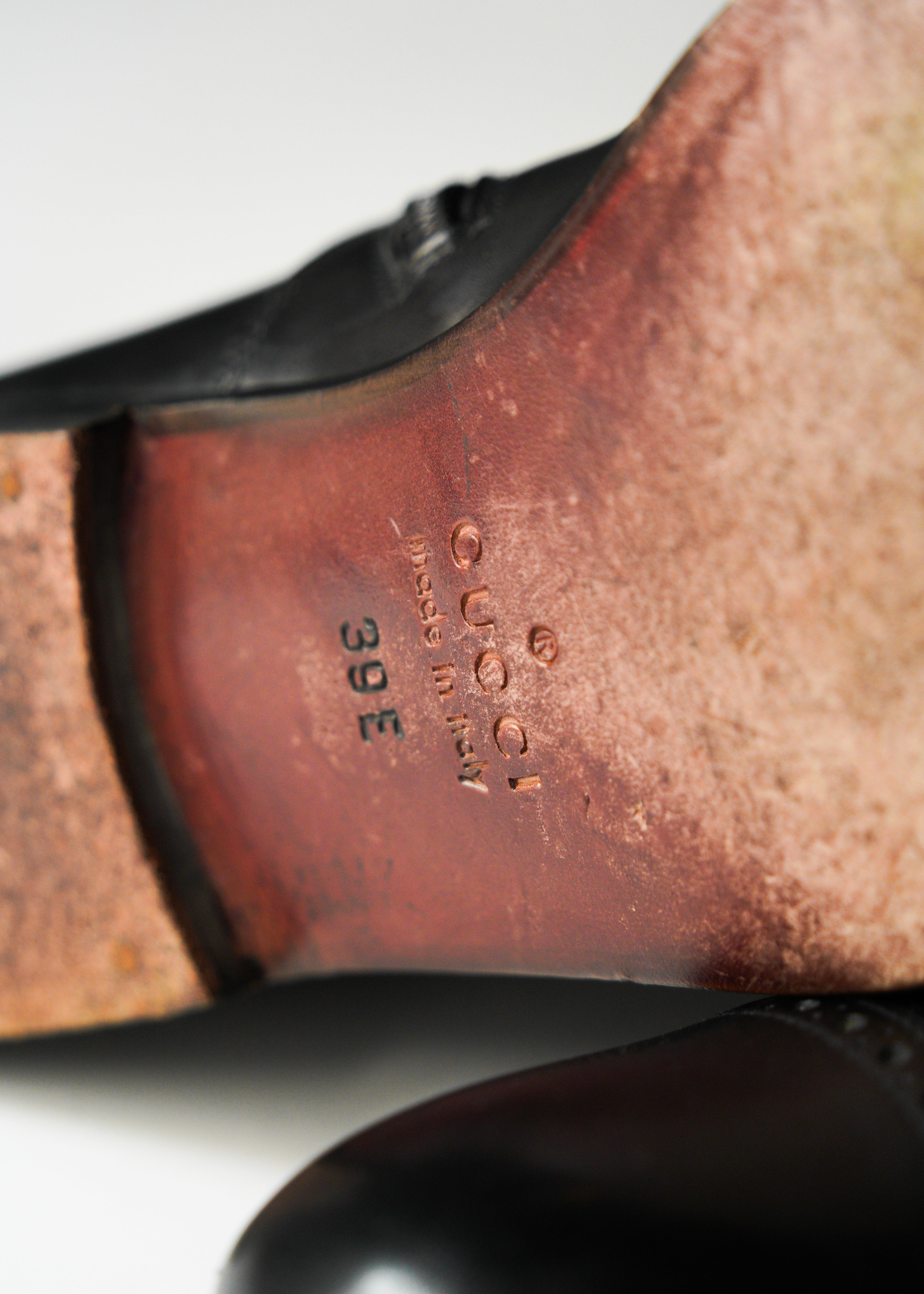 90-00's GUCCI  perforated cap-toe side zip boots