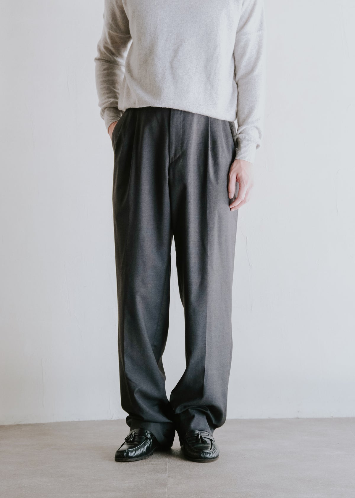 90-00's malla sadi by Loro piana TASMANIAN Super 100's wool three tucked relaxing tapered slacks