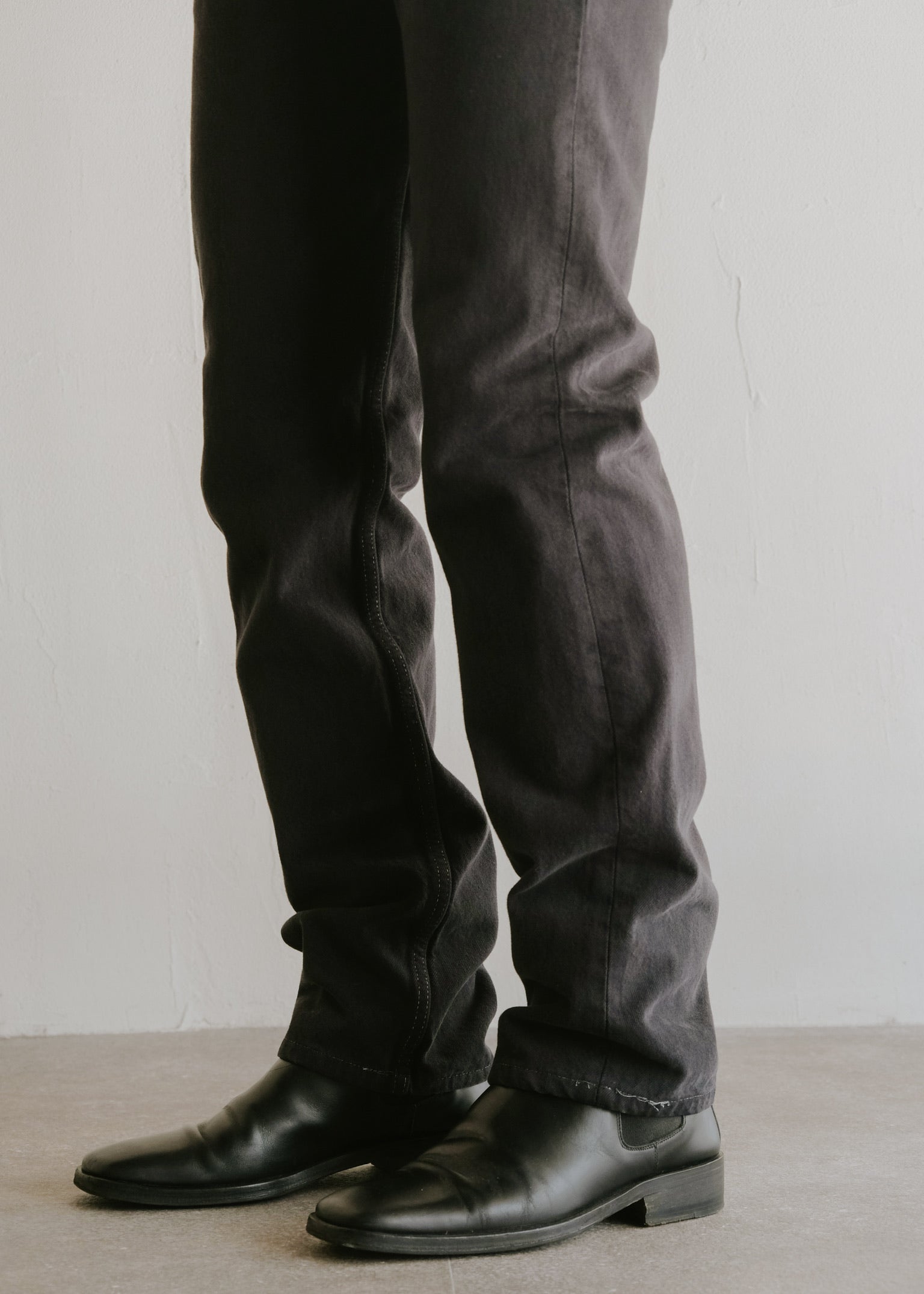 90's Levi’s button fly tapered-fit jeans
