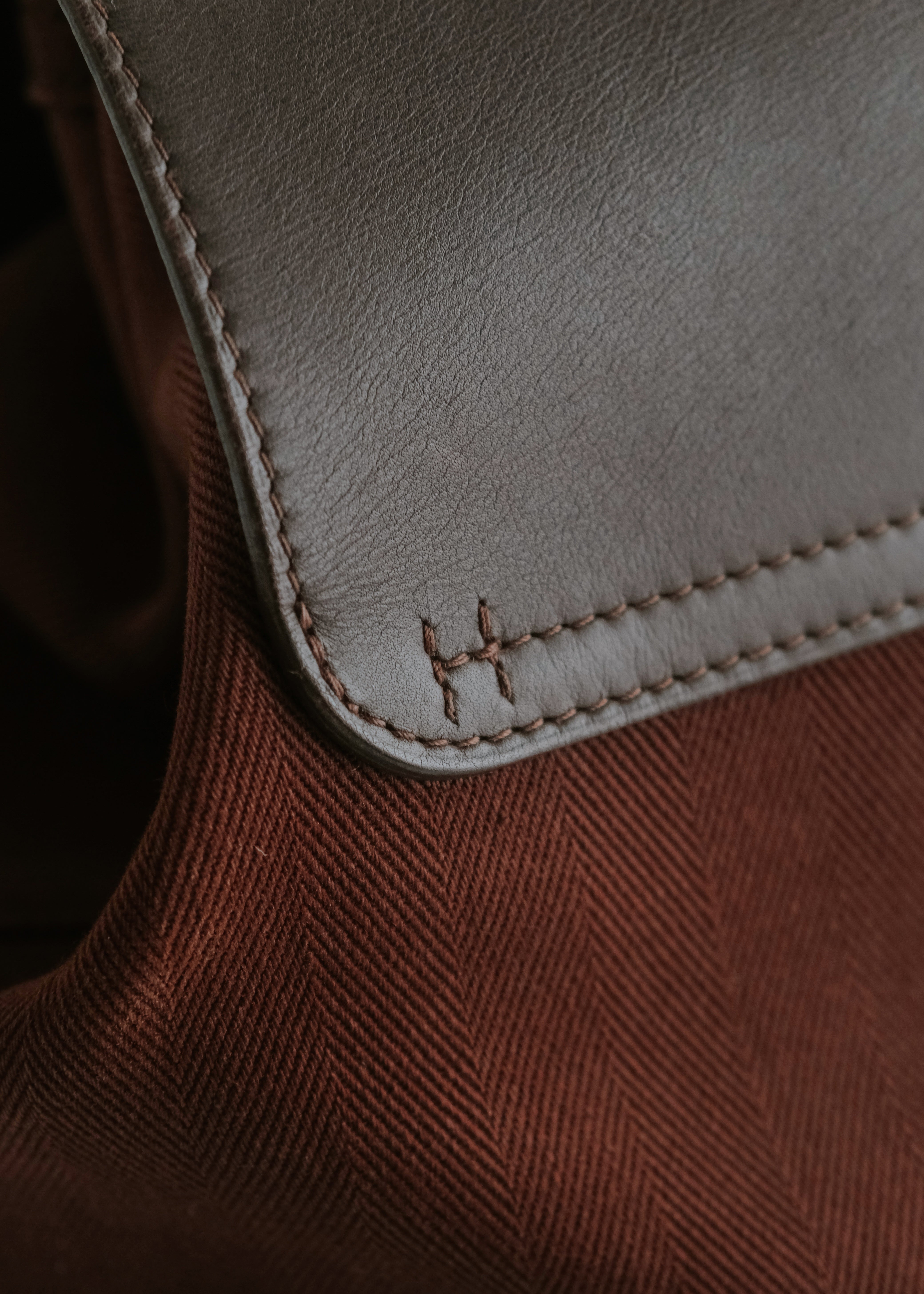 00's HERMÈS valparaiso MM leather flap canvas hand bag