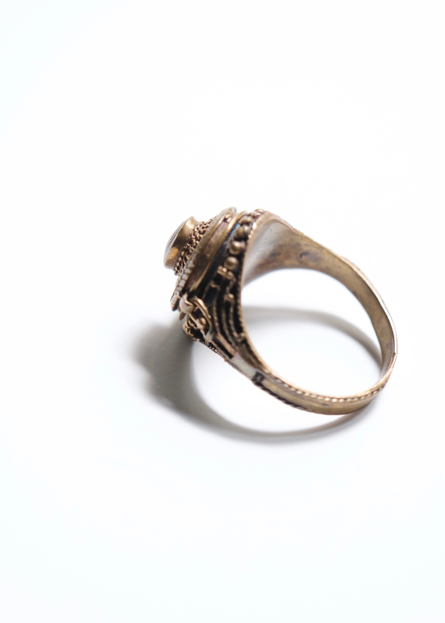 1900〜10's Antique poison ring