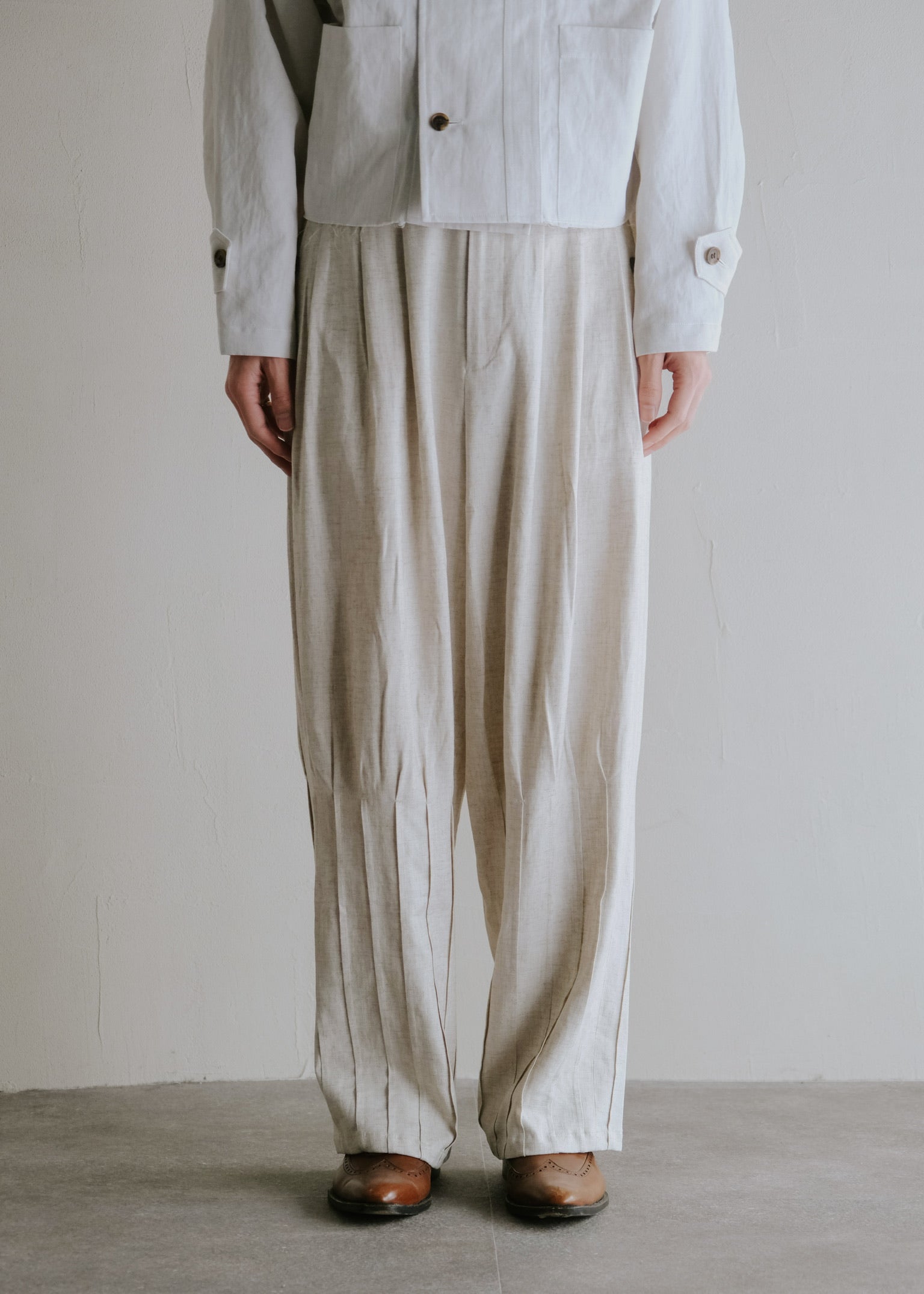 HOMO LUDENS 26SS pintuck linen slacks / Ivory