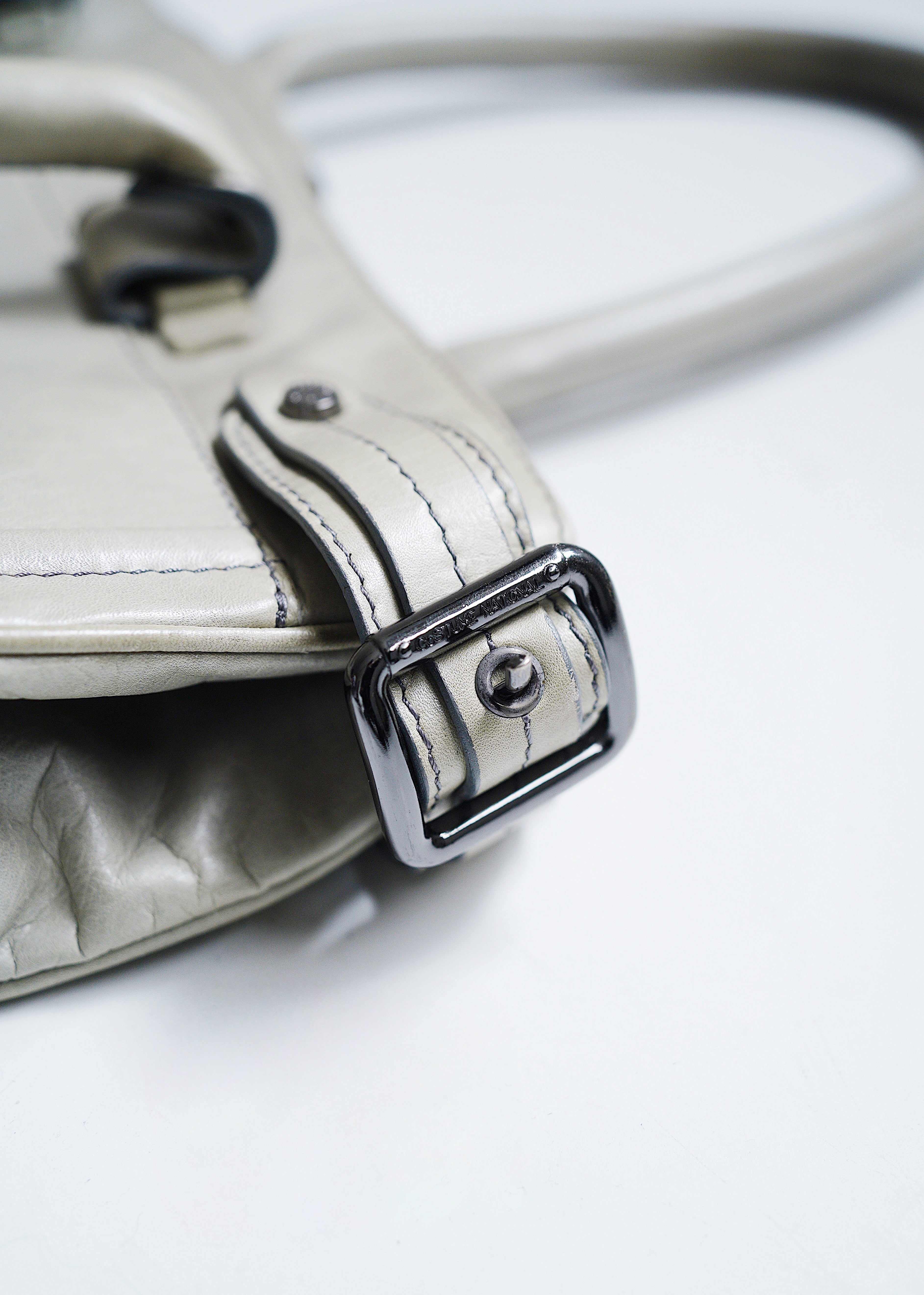 CoSTUME NATIONAL leather hand bag
