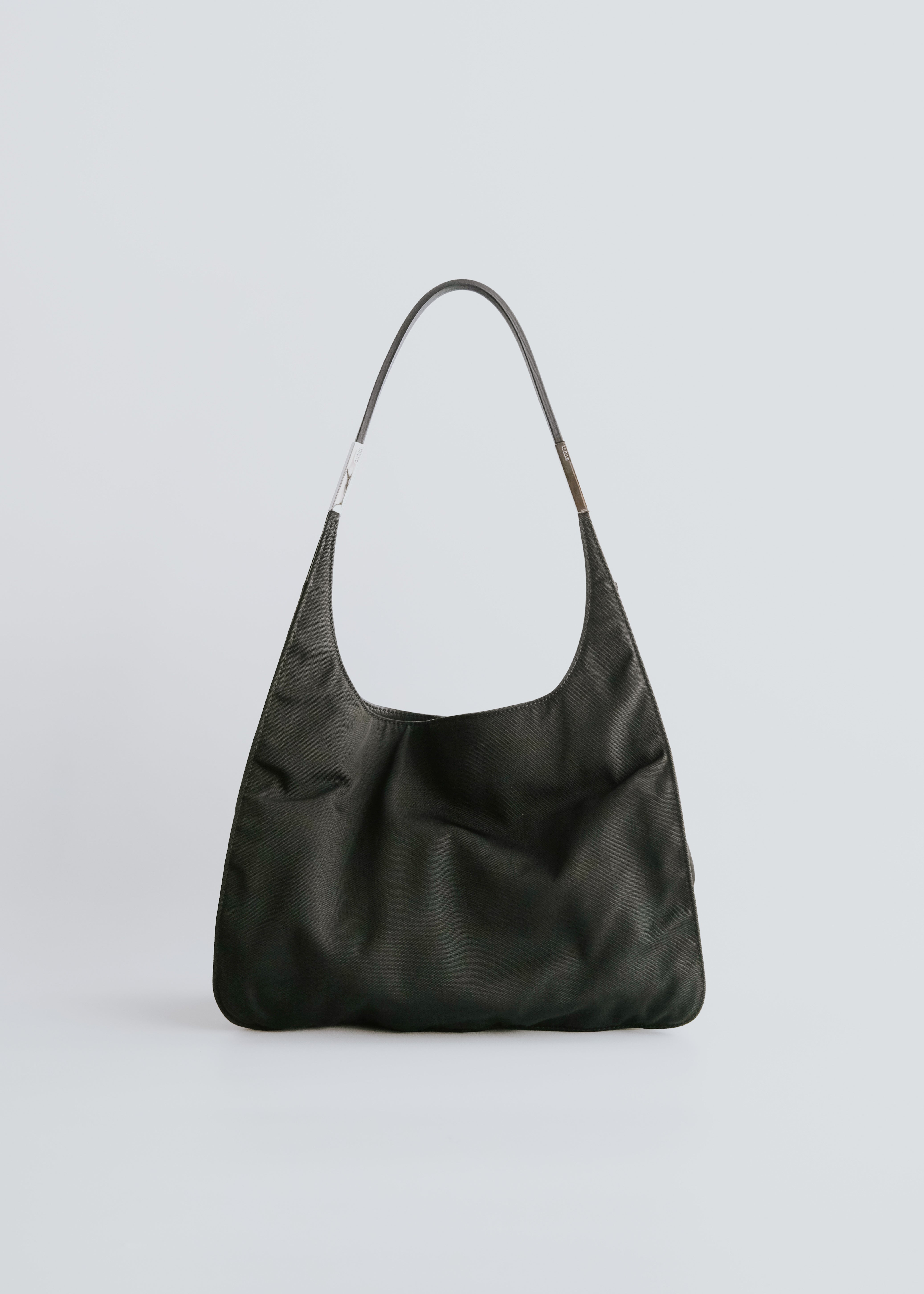 00's GUCCI nylon hand bag with leather handle
