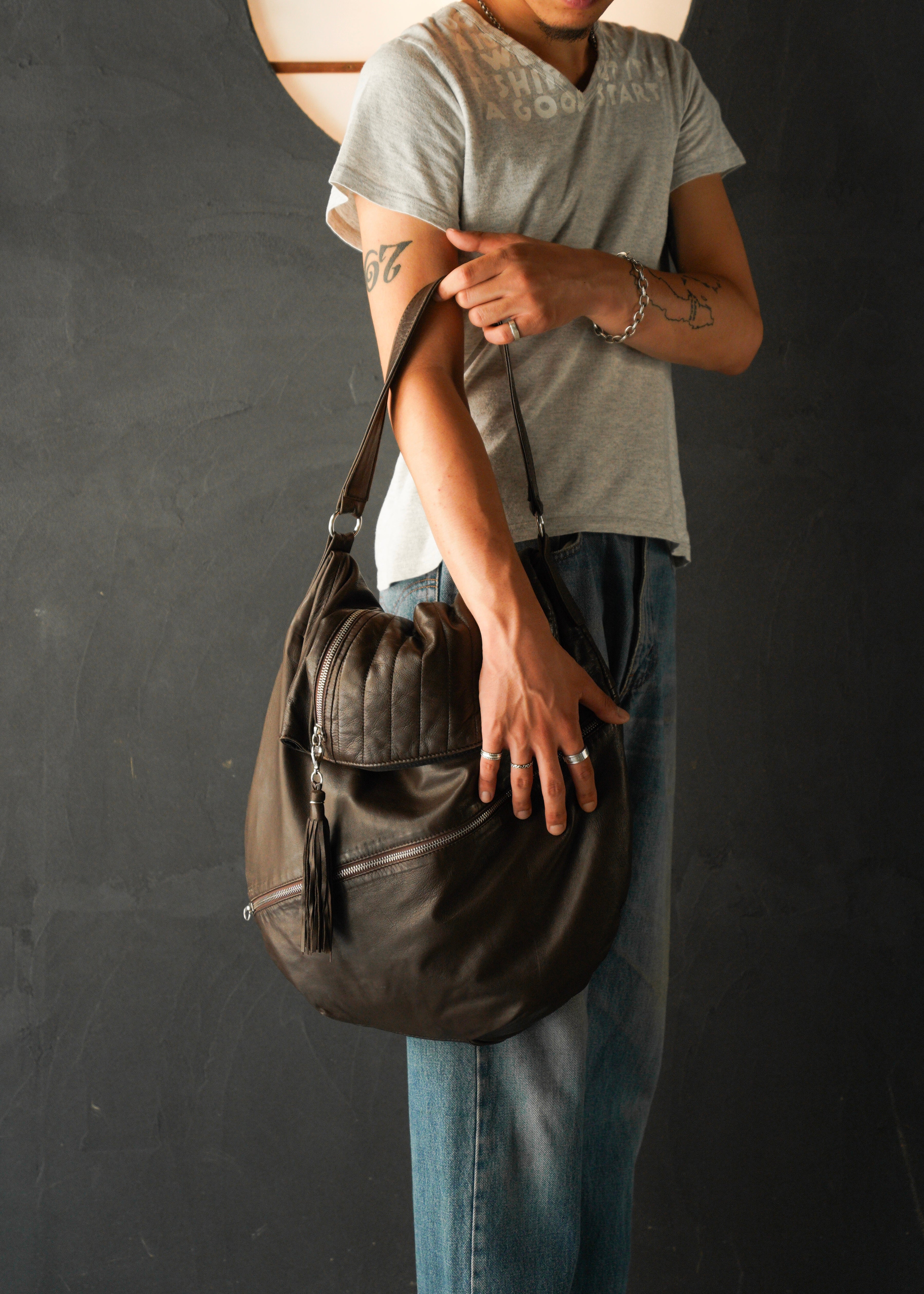 Multi zip pocket 2 way leather shoulder bag