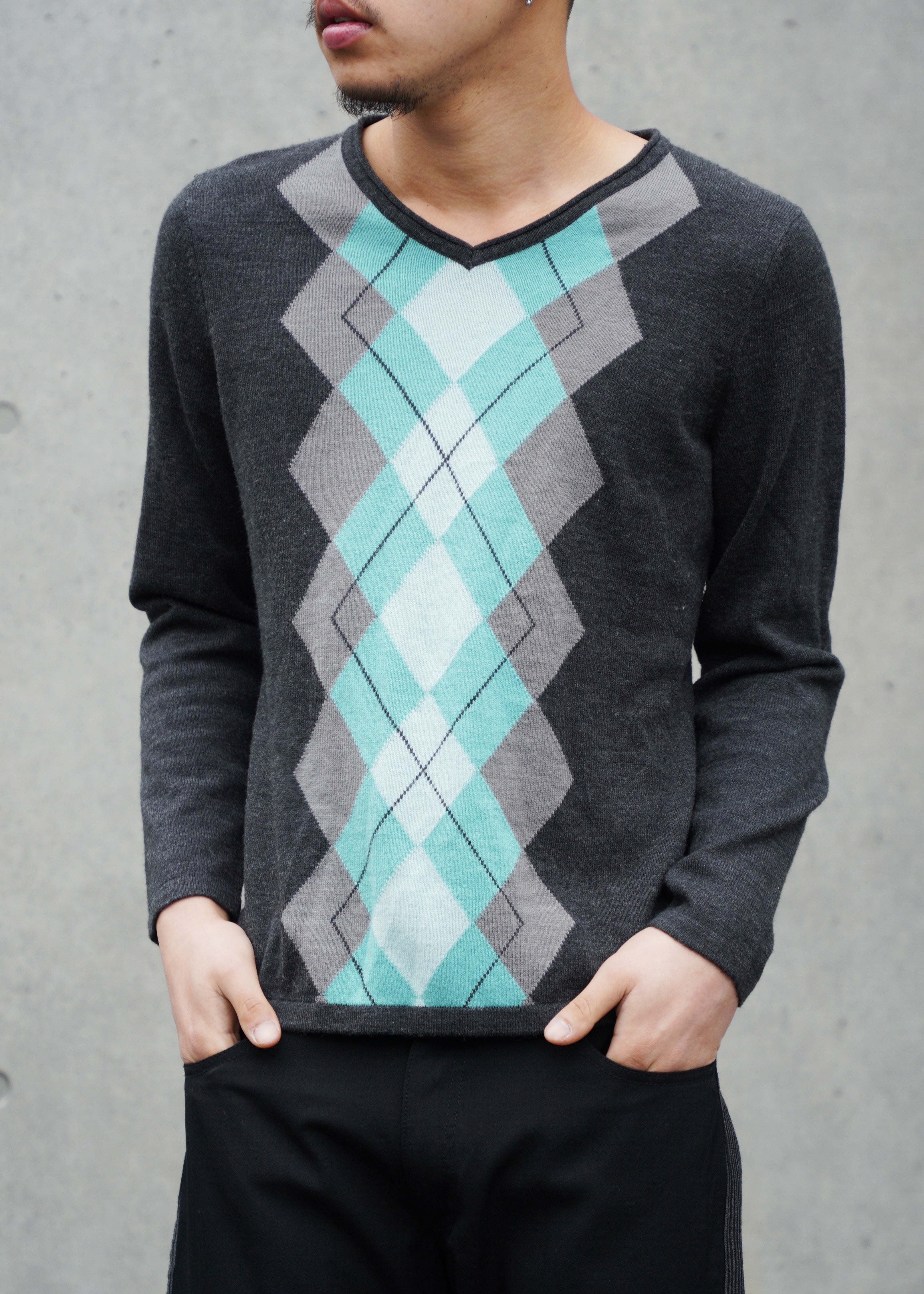 v neck argyle knit