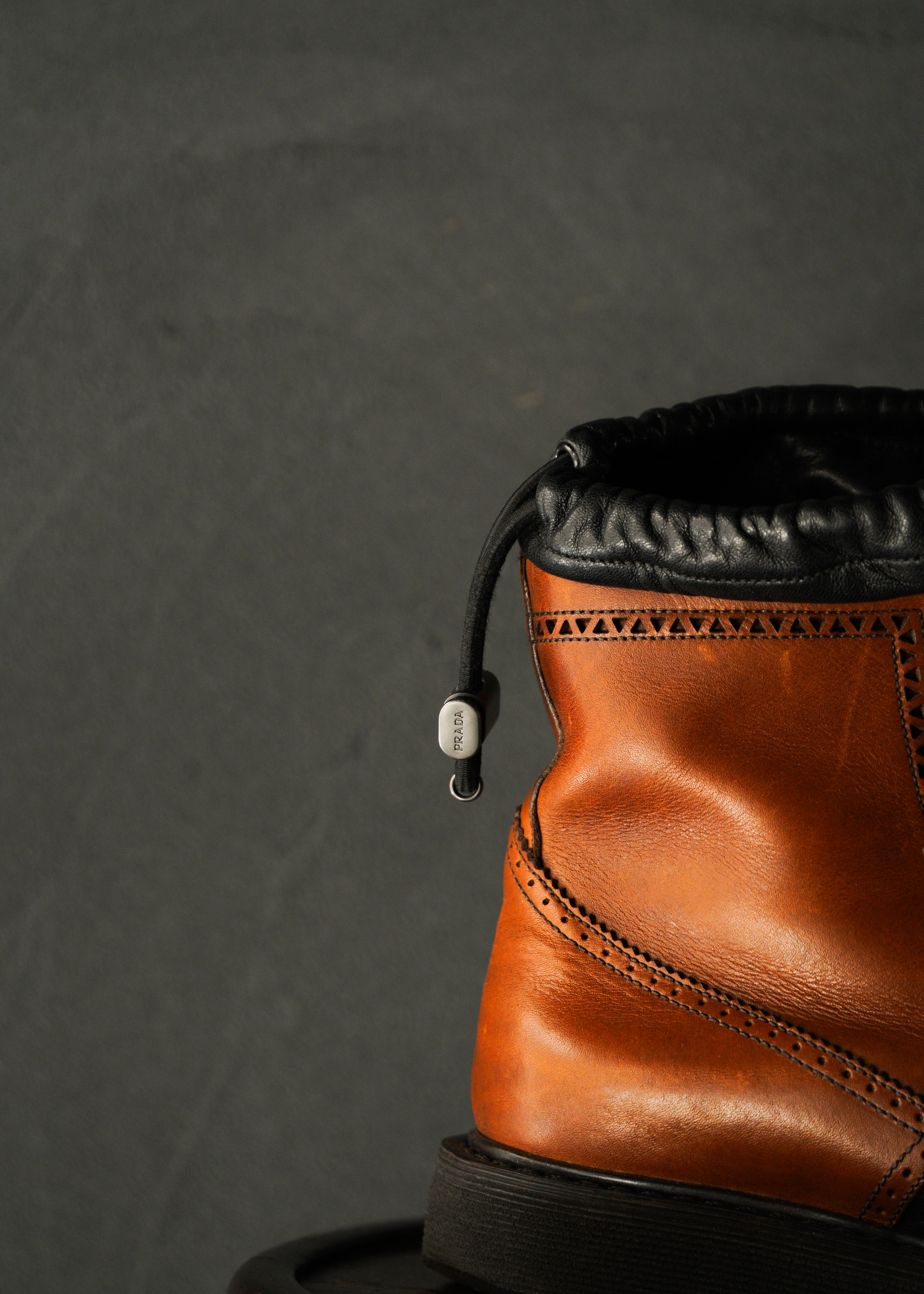 00’s PRADA wing tip leather docking boot