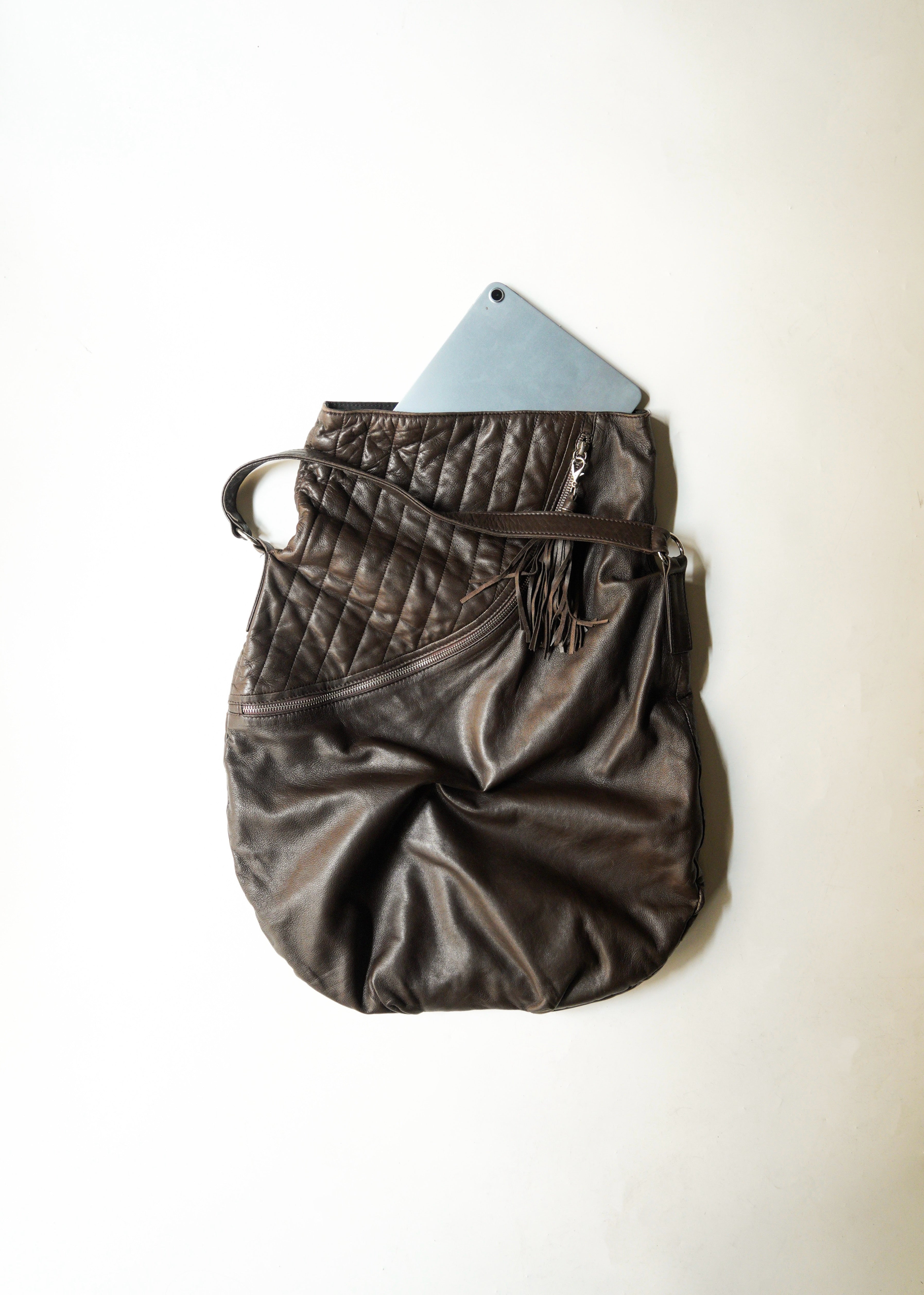 Multi zip pocket 2 way leather shoulder bag