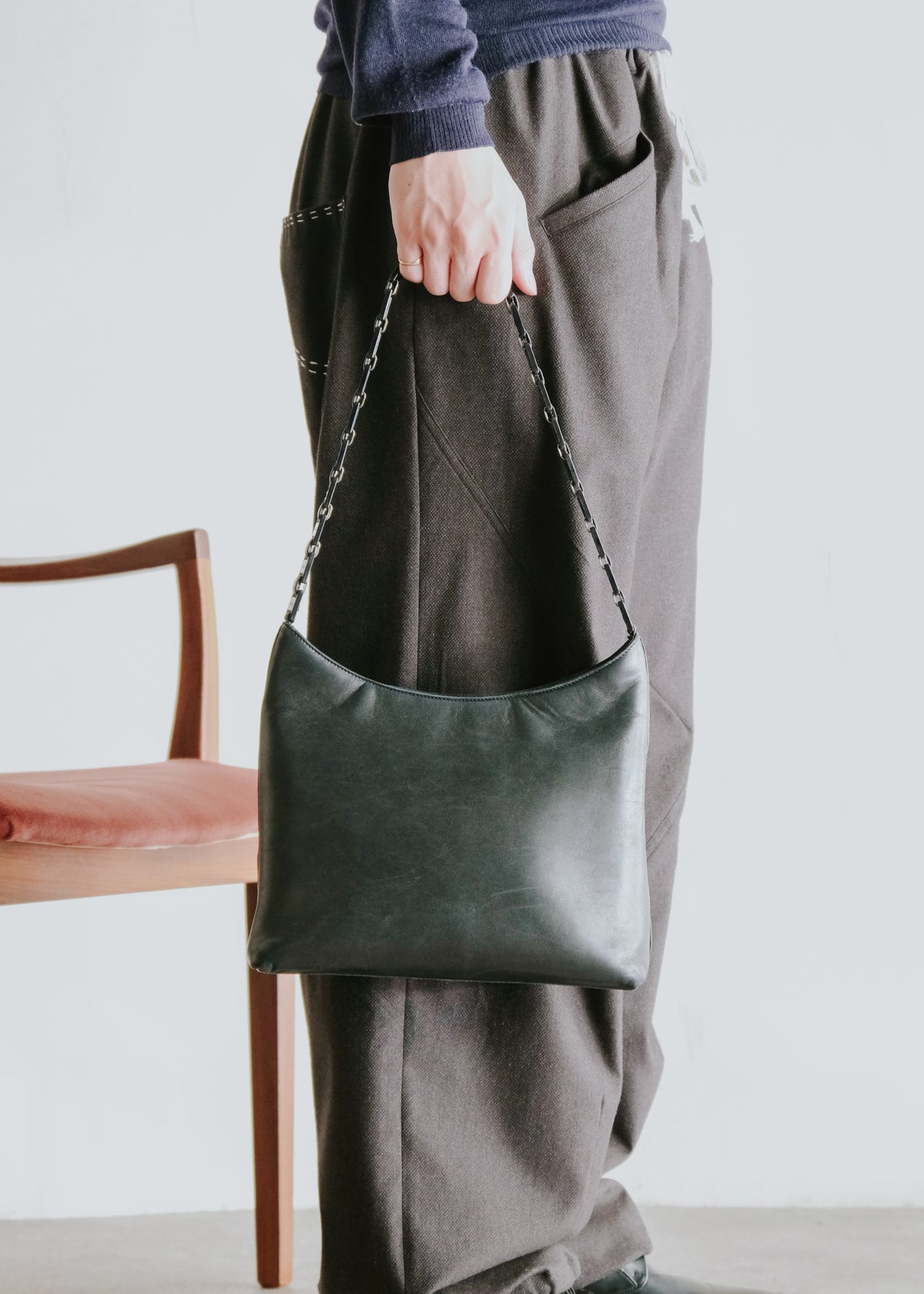 90-00’s Salvatore Ferragamo chain strap leather one shoulder bag