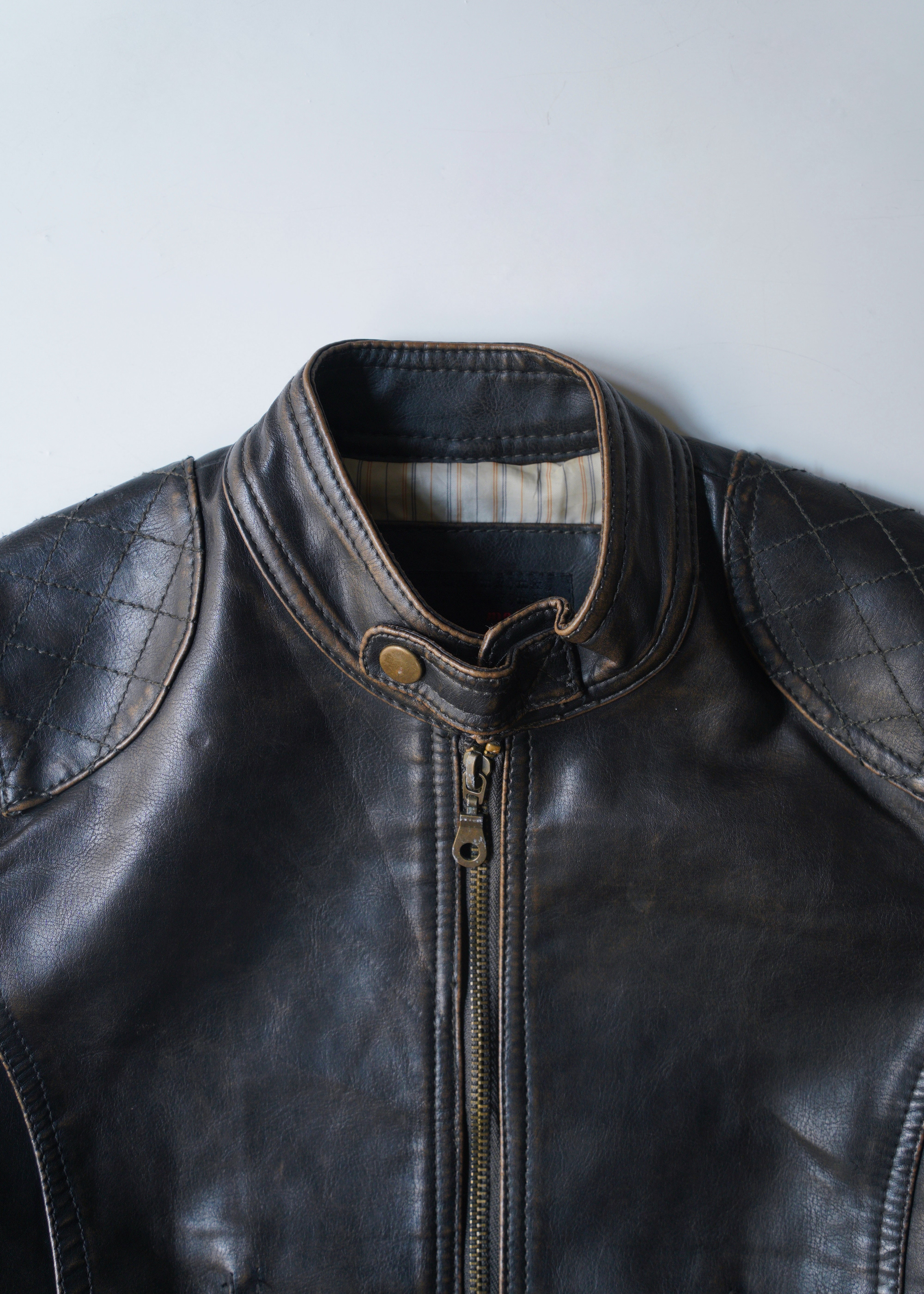 Quilted shoulder leather jacket