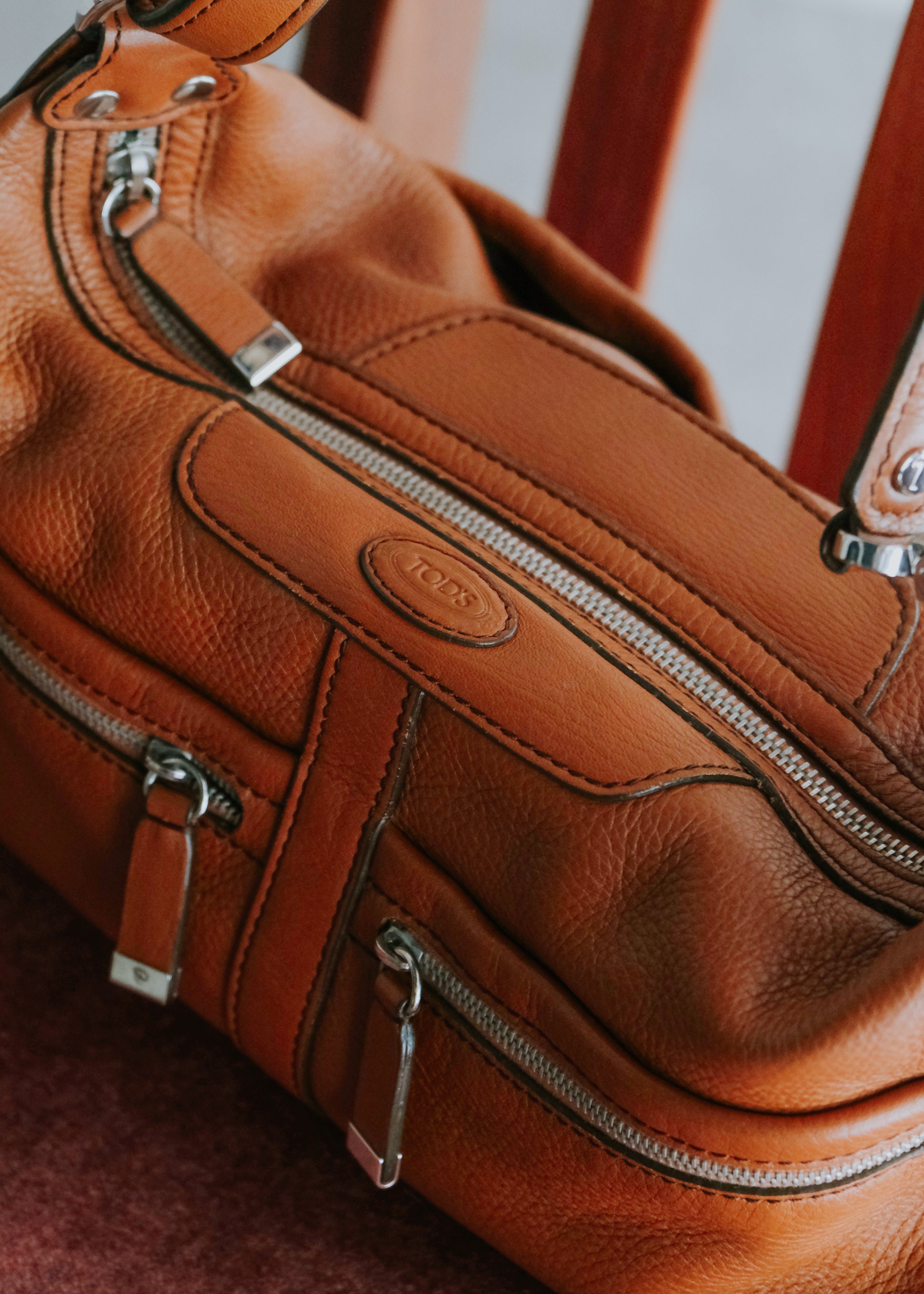 90-00's TOD'S multiple pocket leather shoulder bag