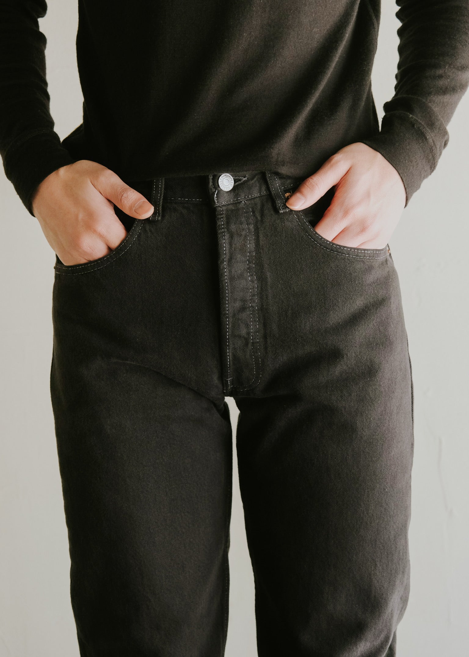 90's Levi’s button fly tapered-fit jeans