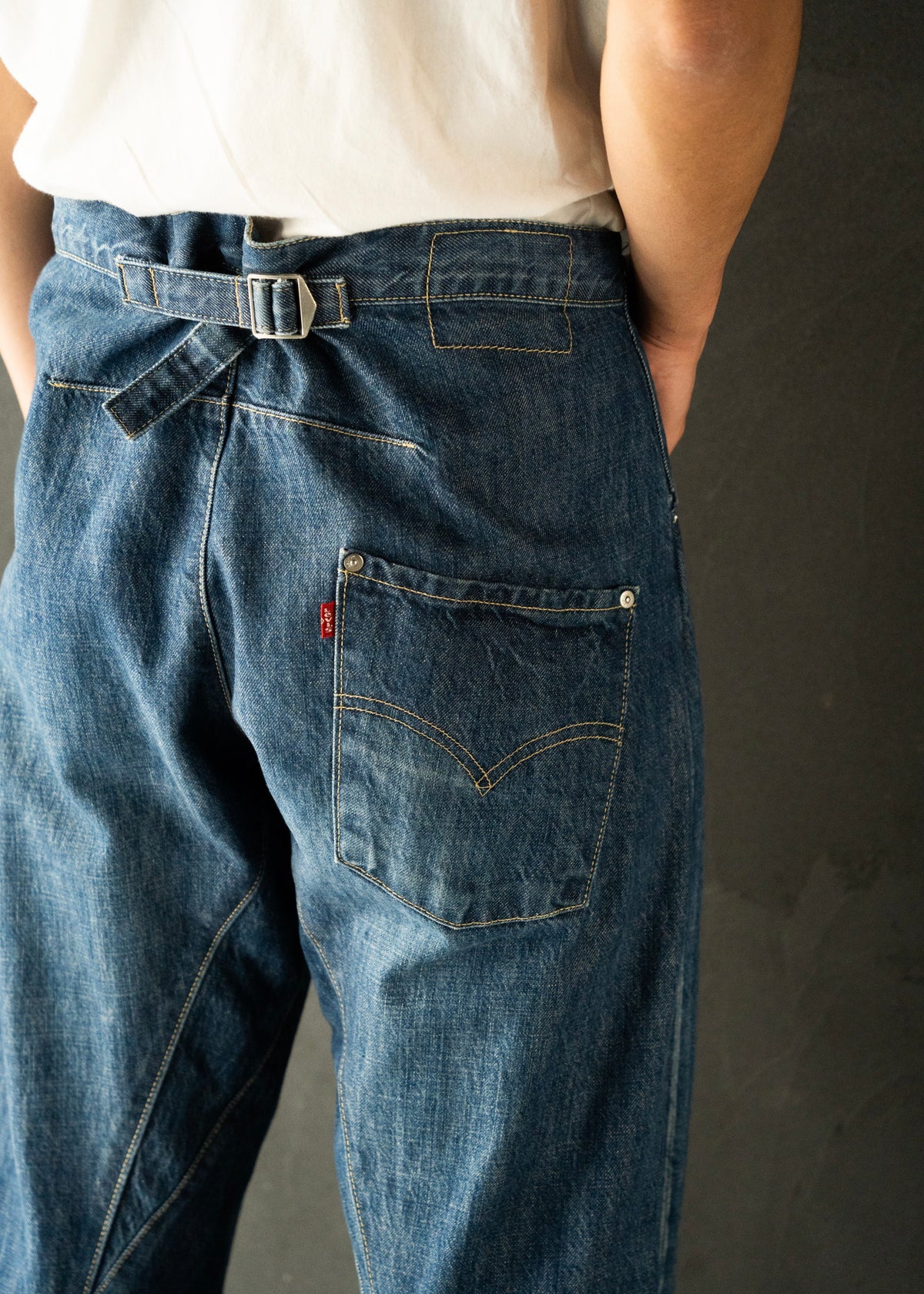 00’s Euro  Levi’s draping loose fit jeans