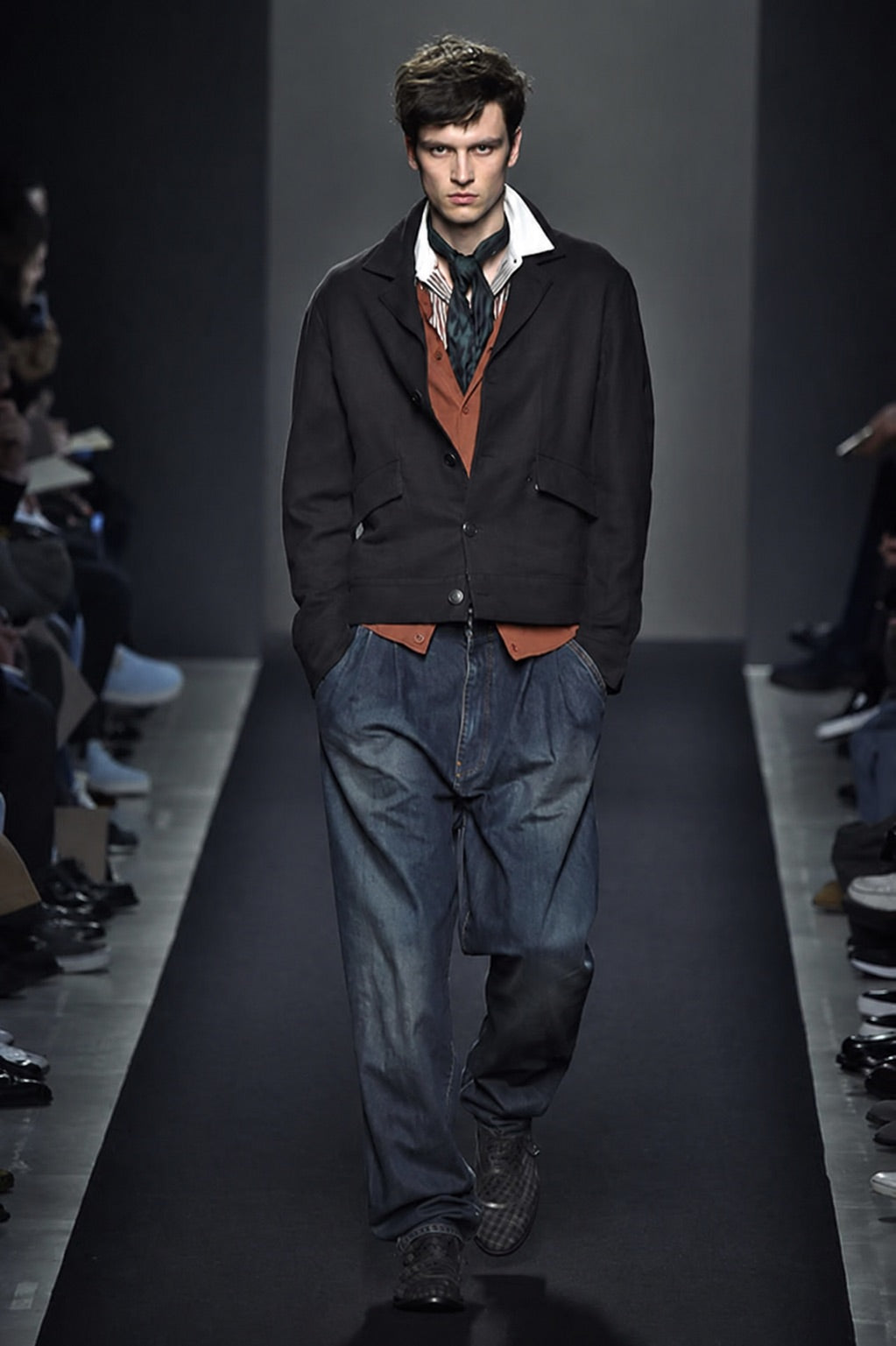 BOTTEGA VENETA 15AW two tucked wide tapered jeans