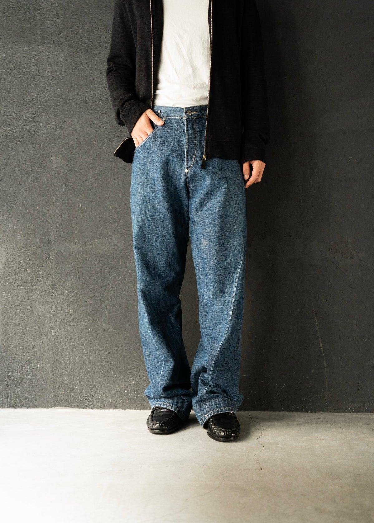 00’s Euro  Levi’s draping loose fit jeans