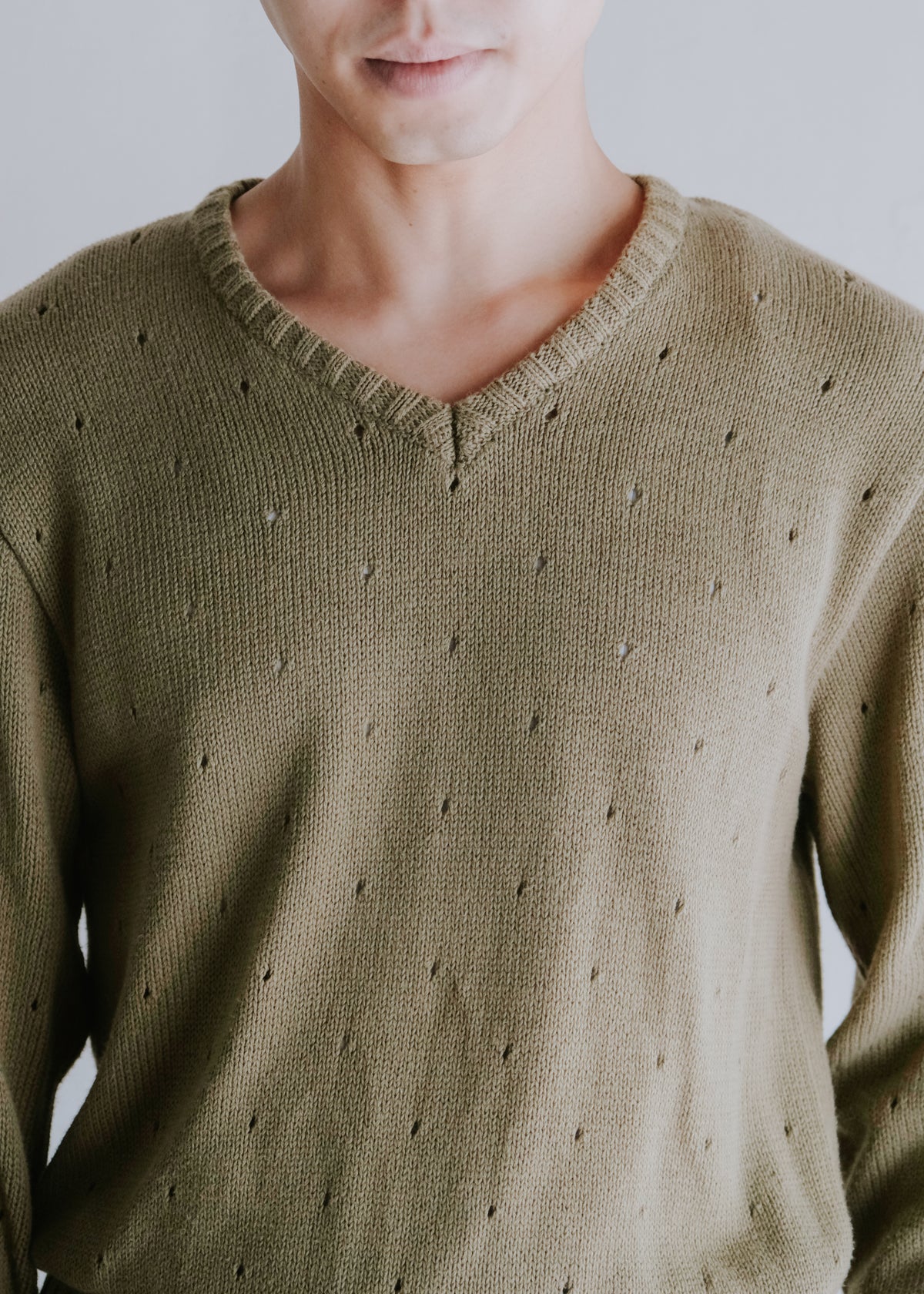 90-00's KRIZIAUOMO cut-out details v-neck knit