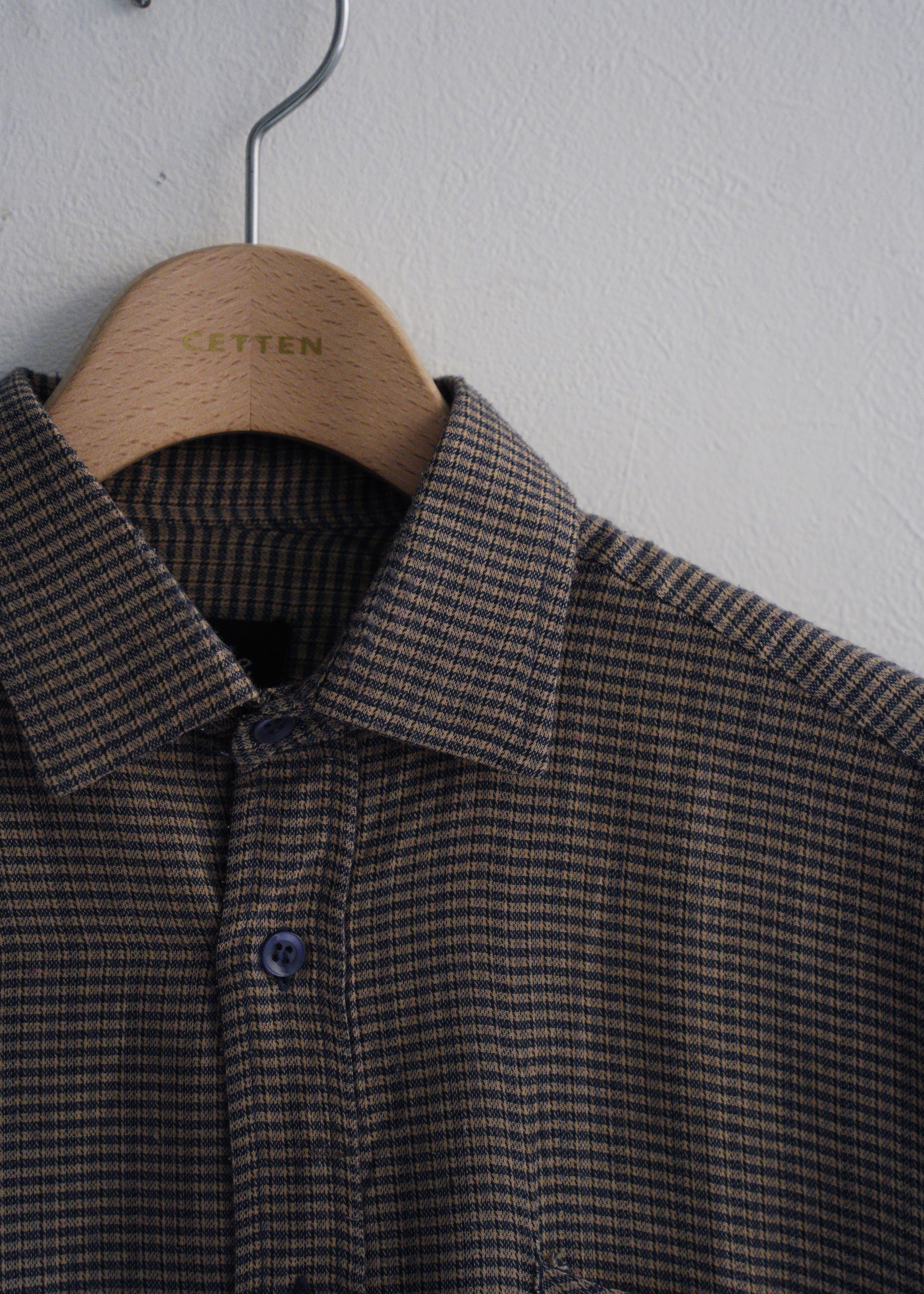 regular collar check shirt
