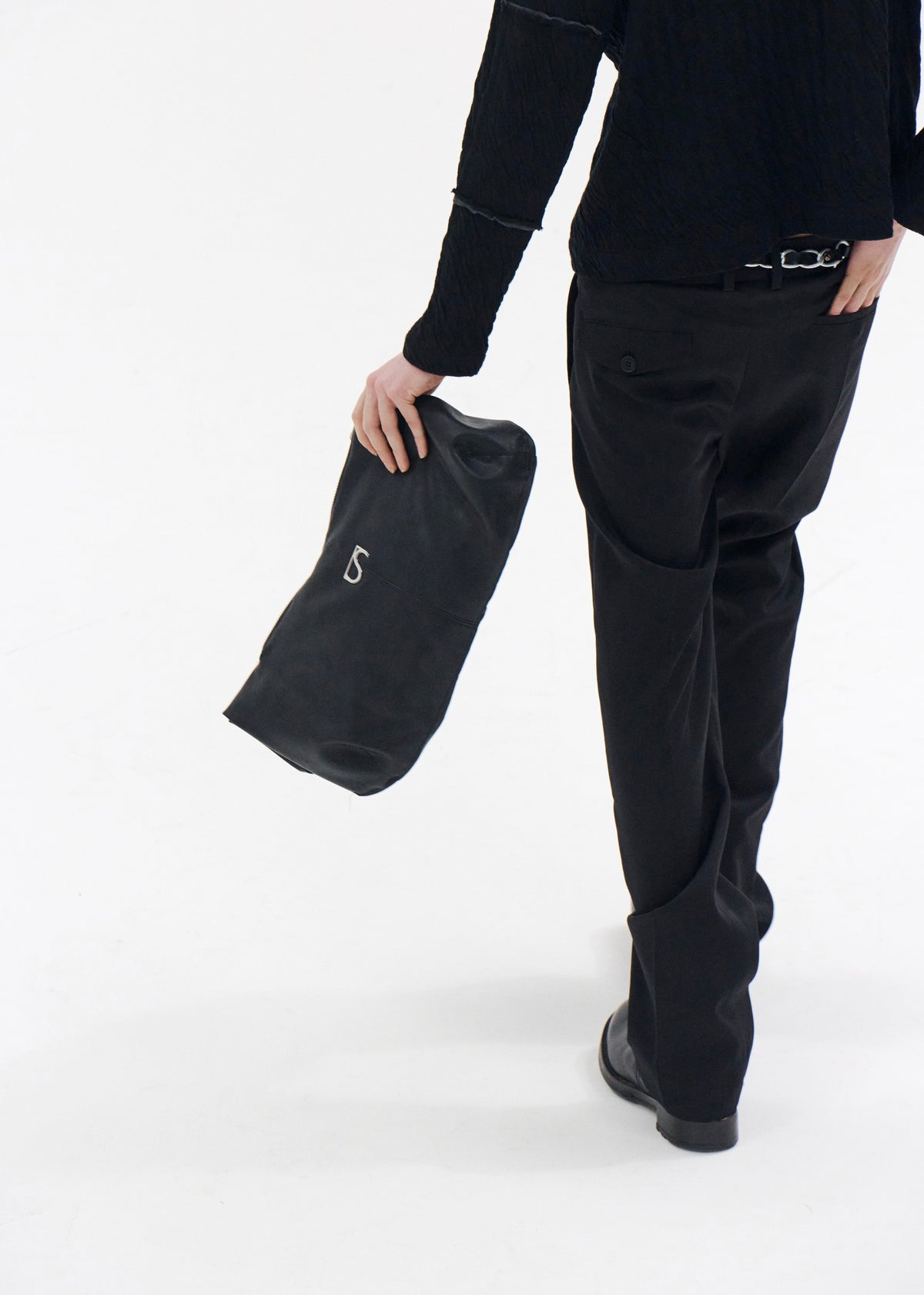 SHOOP 26AW METAL LOGO HOBO BAG / Black