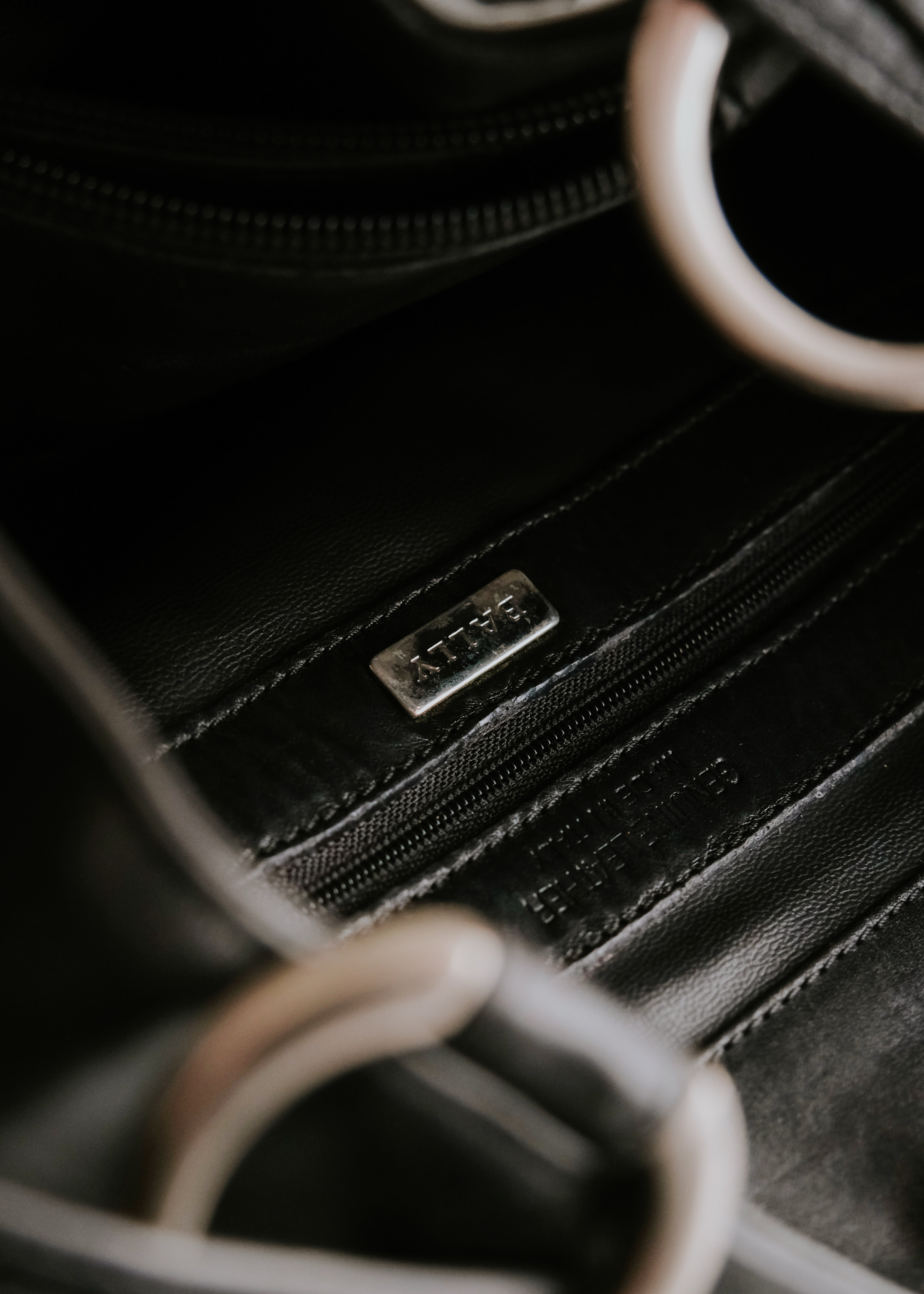 90-00's BALLY 2 way handle leather bag