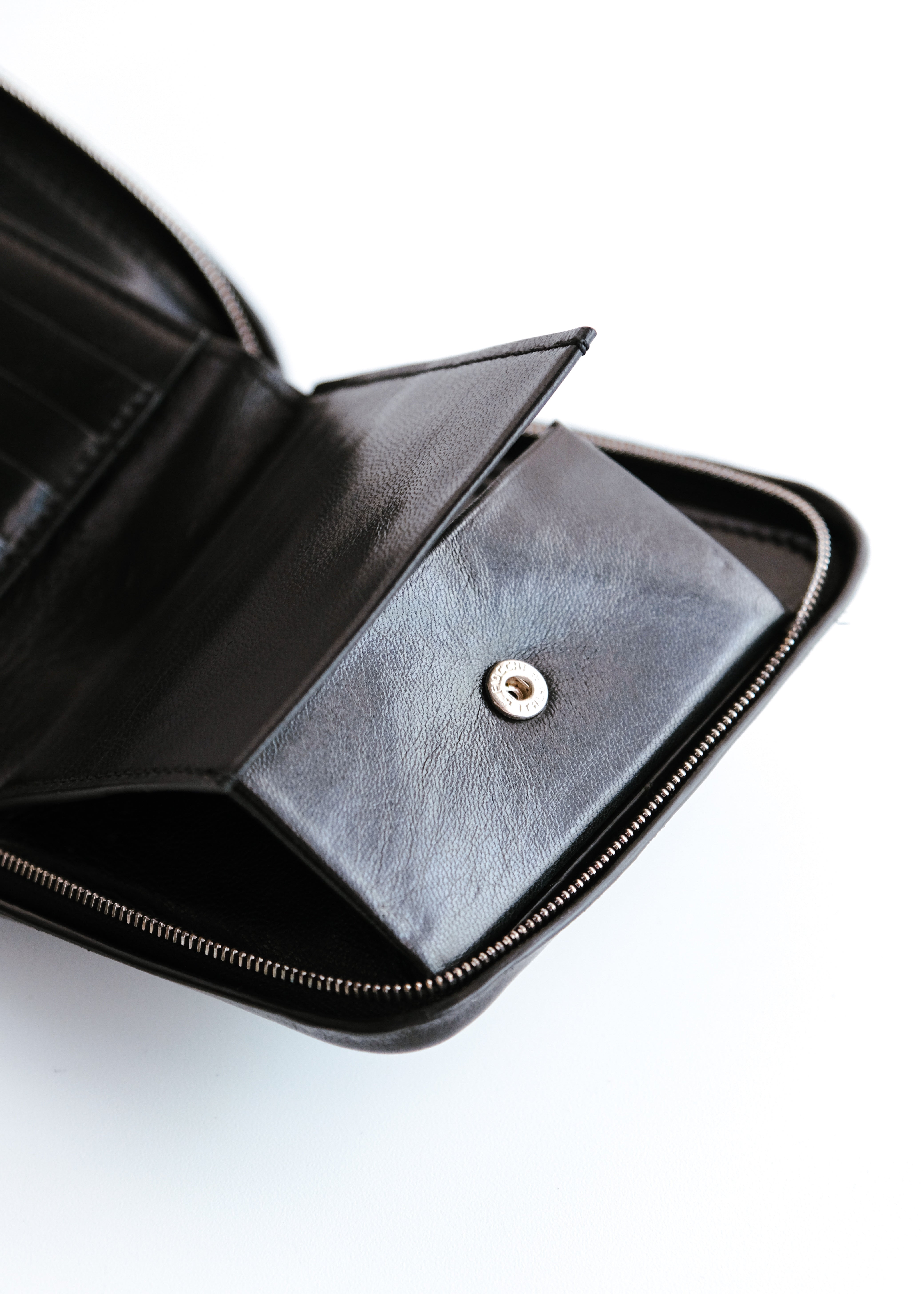 beta post molded harf wallet 050 Black メンズ