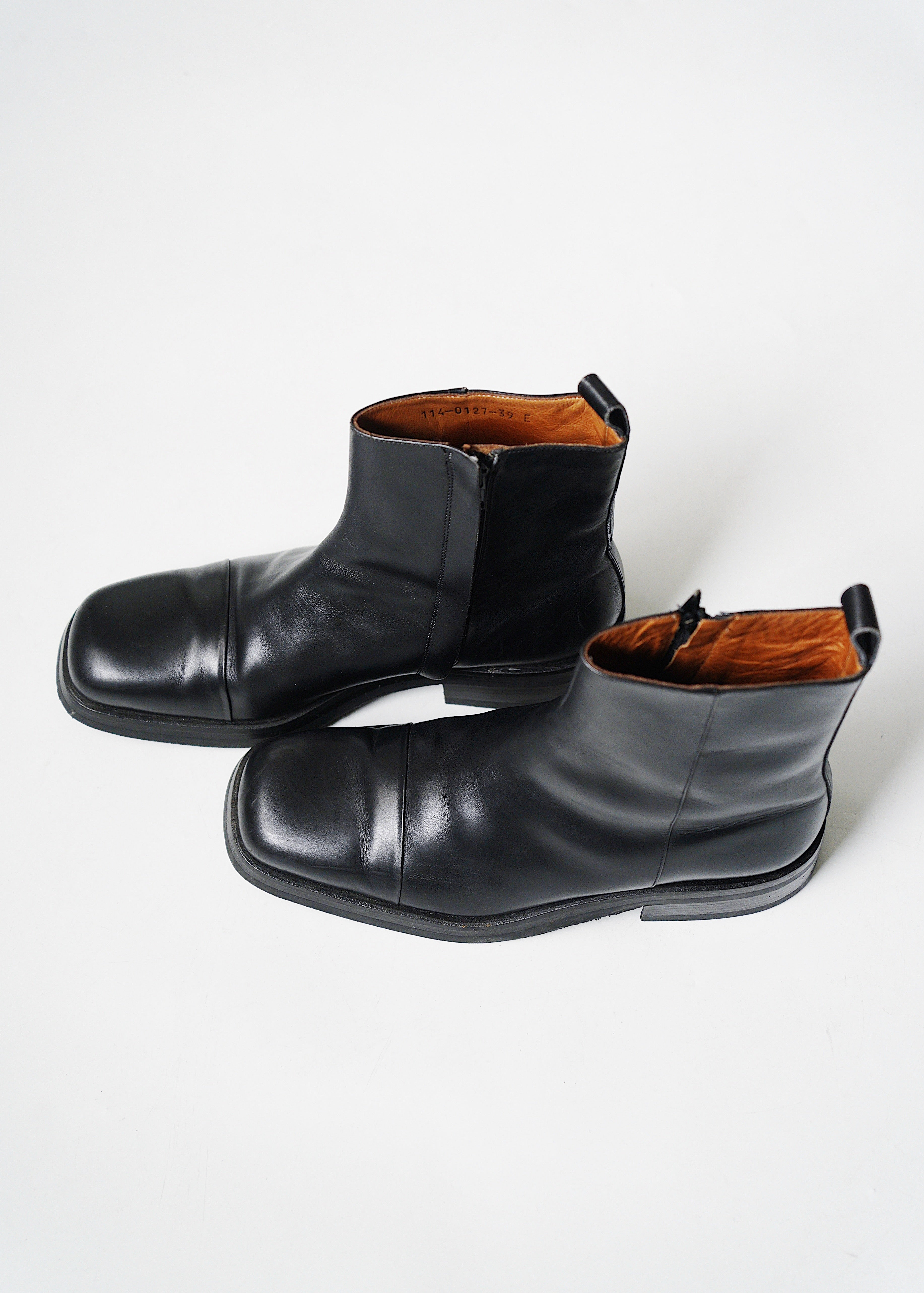 GUCCI side zip square toe leather boot
