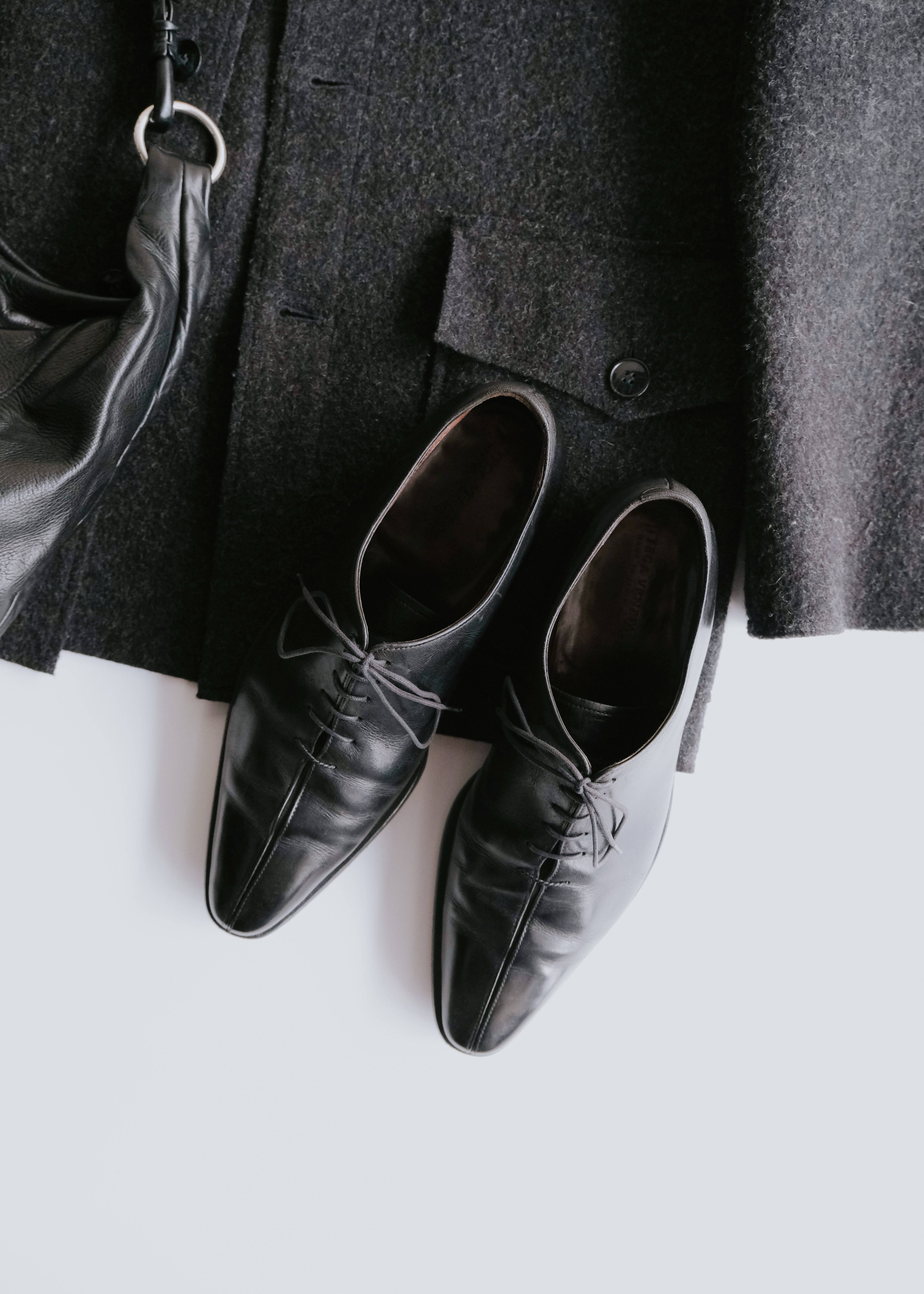 BOTTEGA VENETA center seam leather shoes