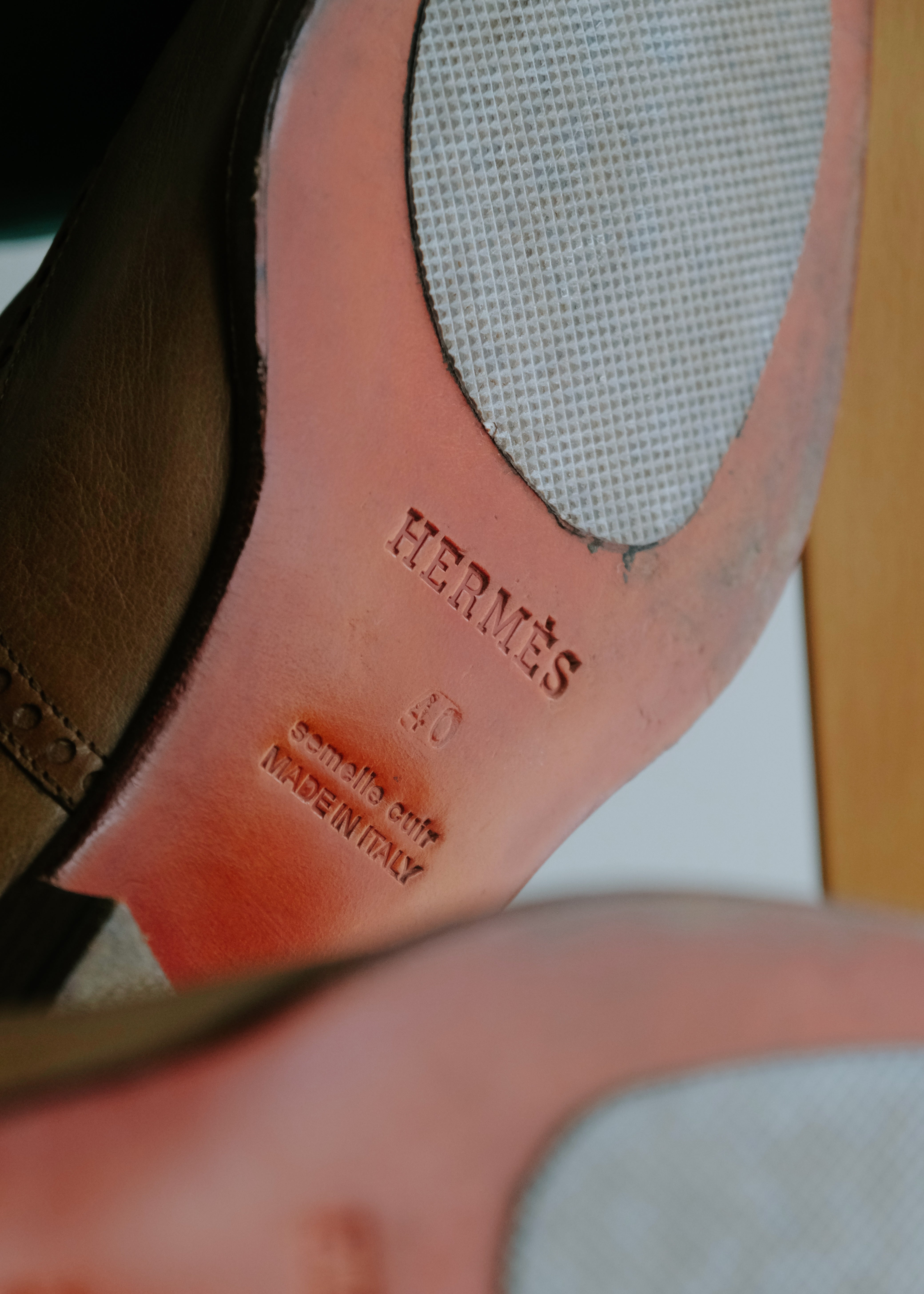 00's- HERMÈS wing tip square toe leather slip-on shoes