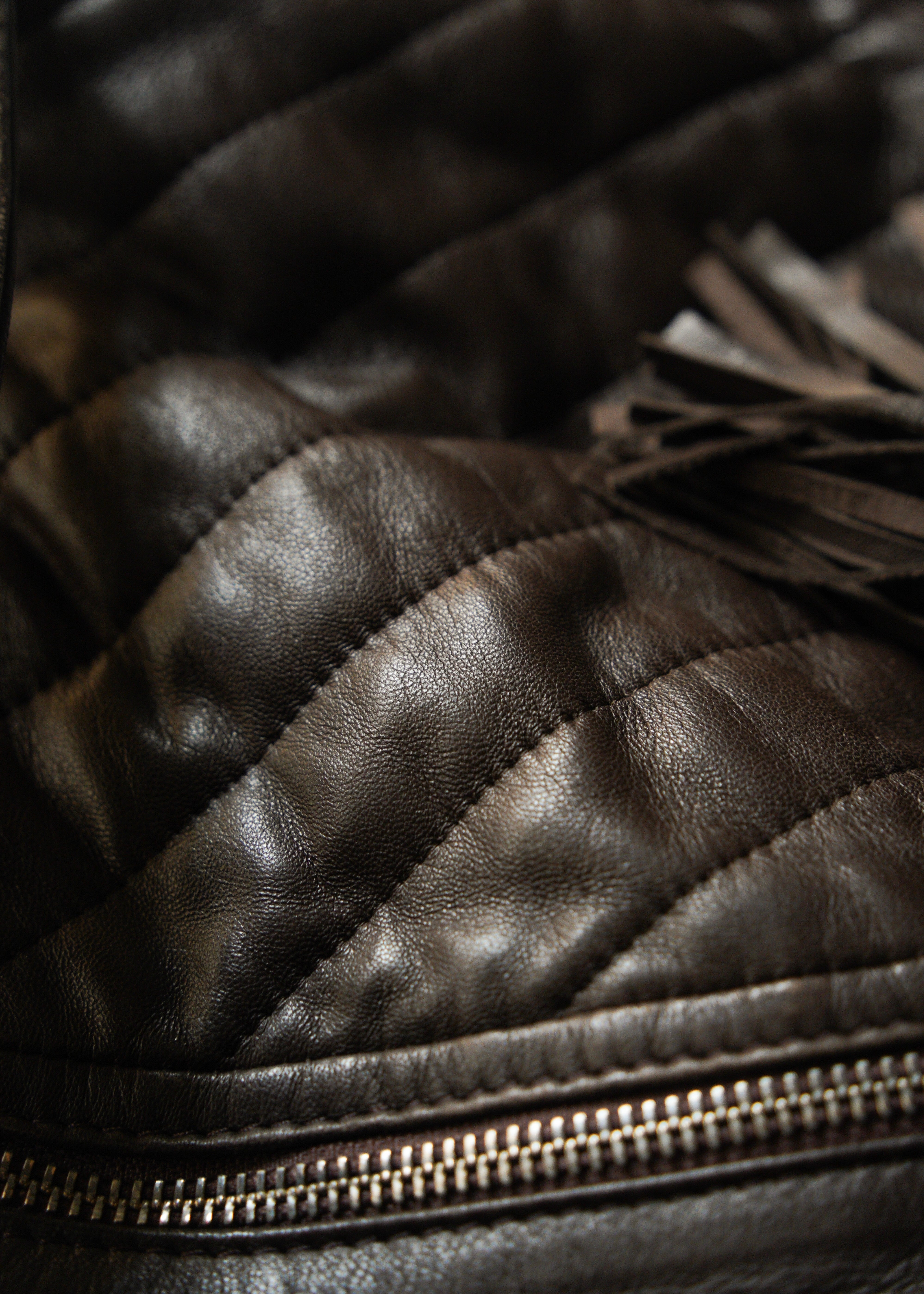 Multi zip pocket 2 way leather shoulder bag