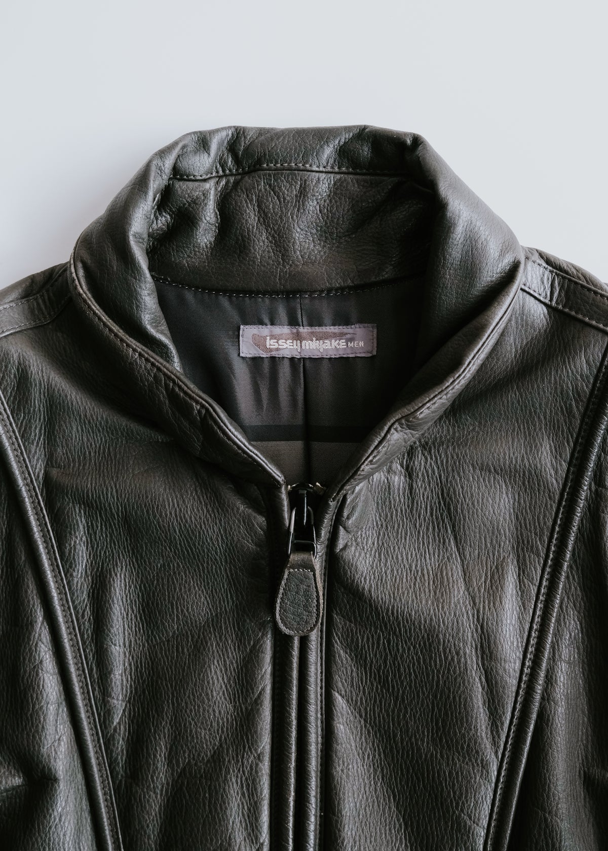 ISSEY MIYAKE 82AW paneled bomber cow leather jacket