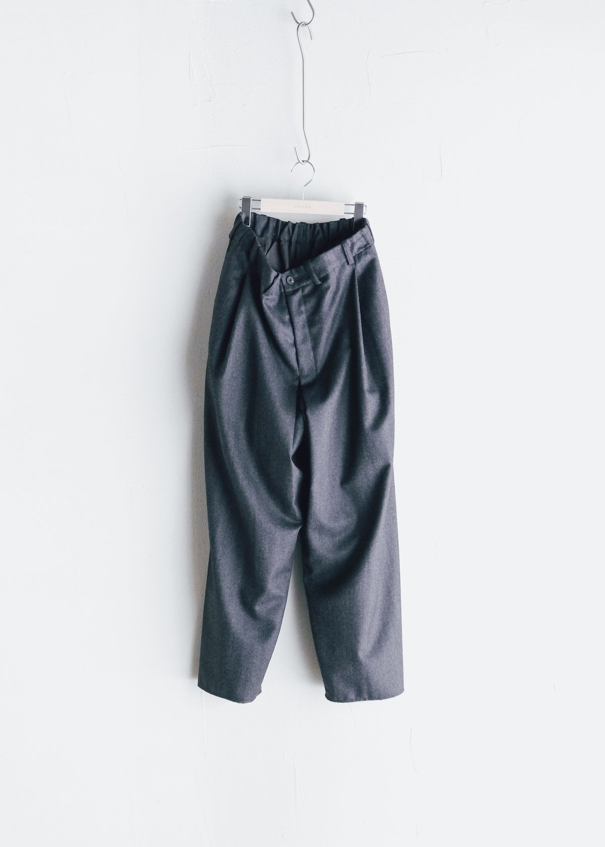 nonnotte 26AW Draping Crotch Box Pleats One- Tuck Trousers Super 120’s Shadow Herringbone / Charcoal Top