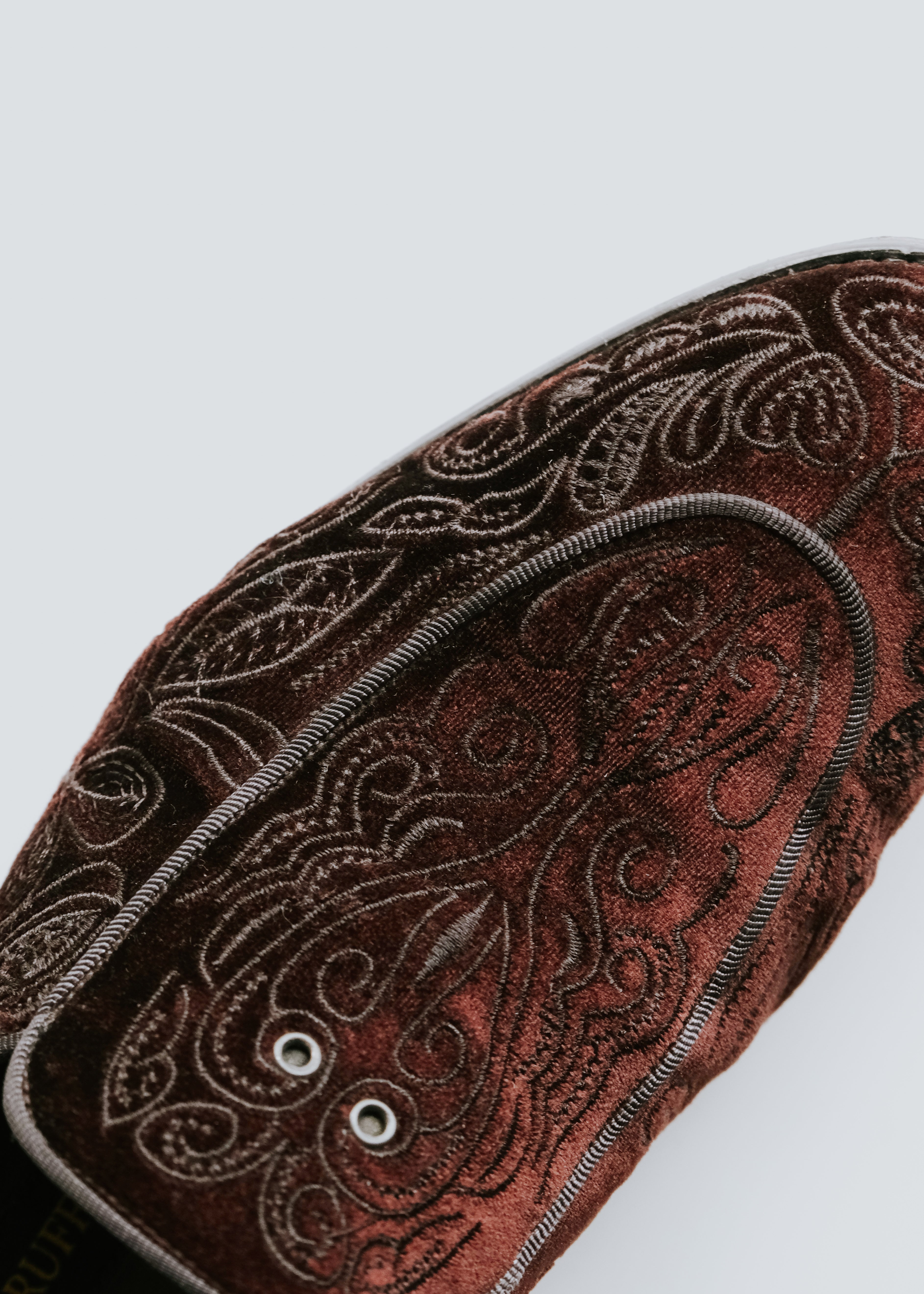 ANGELO RUFFO velvet embroidered U-moc mule