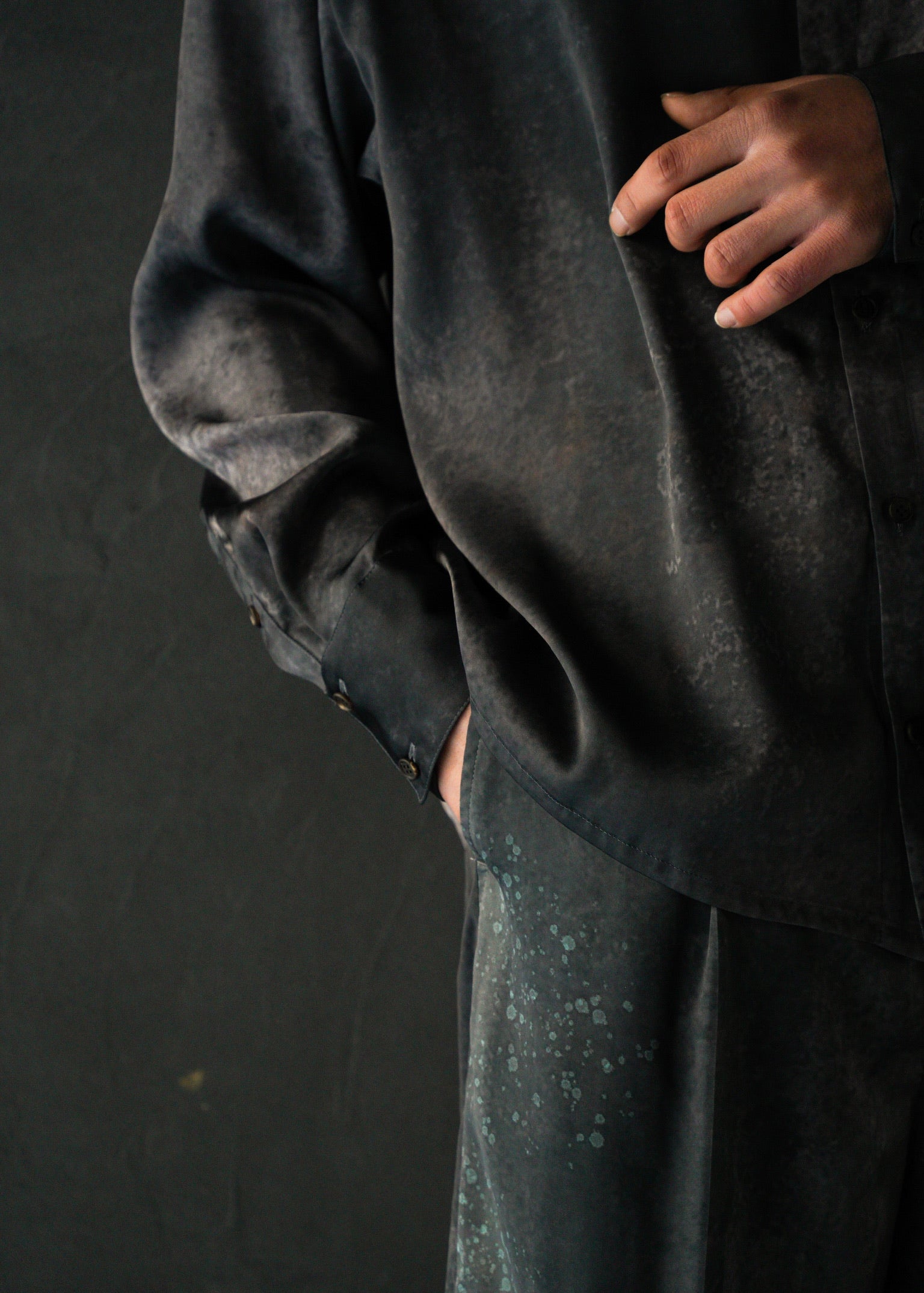 SASAKI SATORU 26SS asymmetry hem shirt / Black