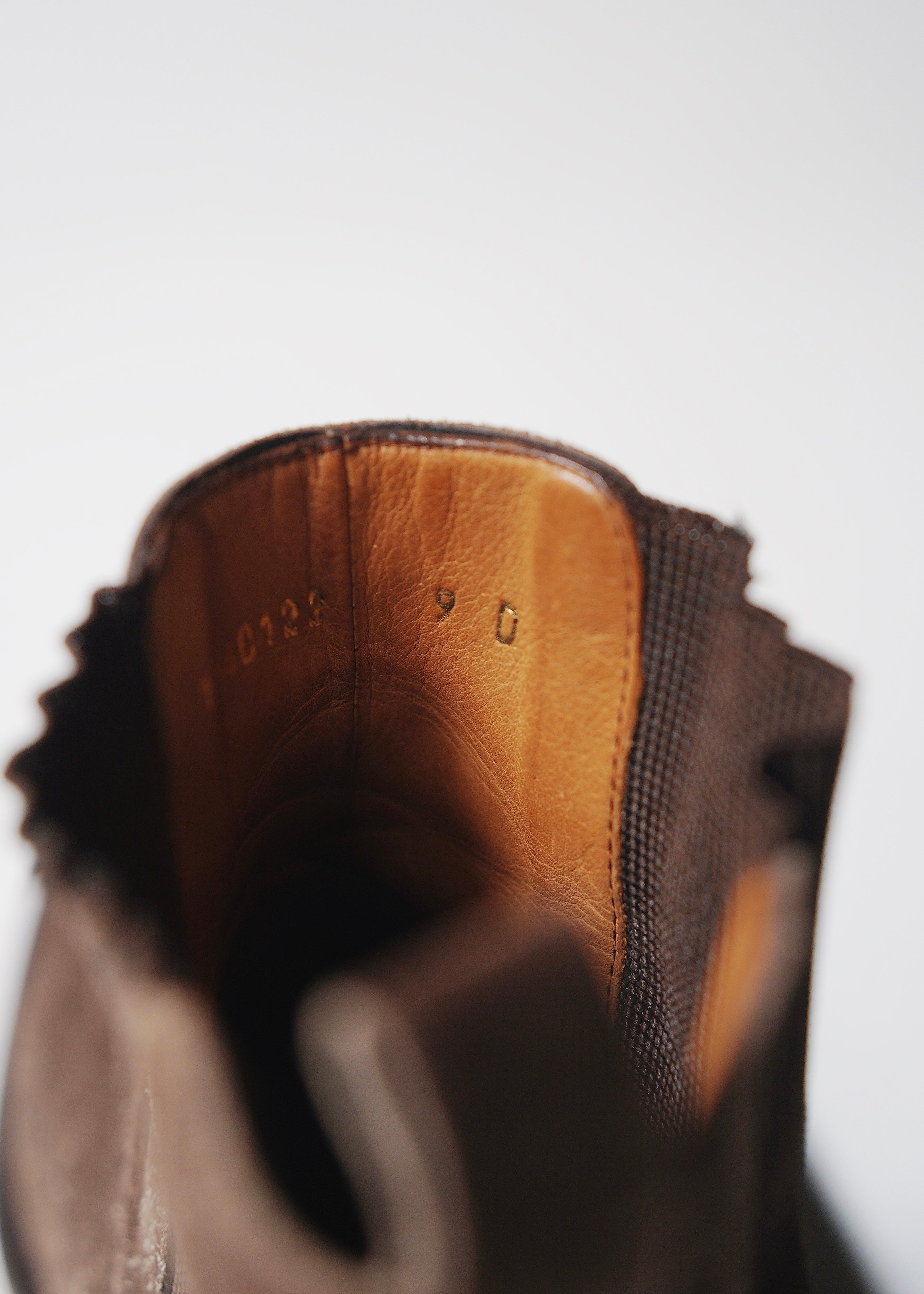 GUCCI by Tom Ford side gore suede boots