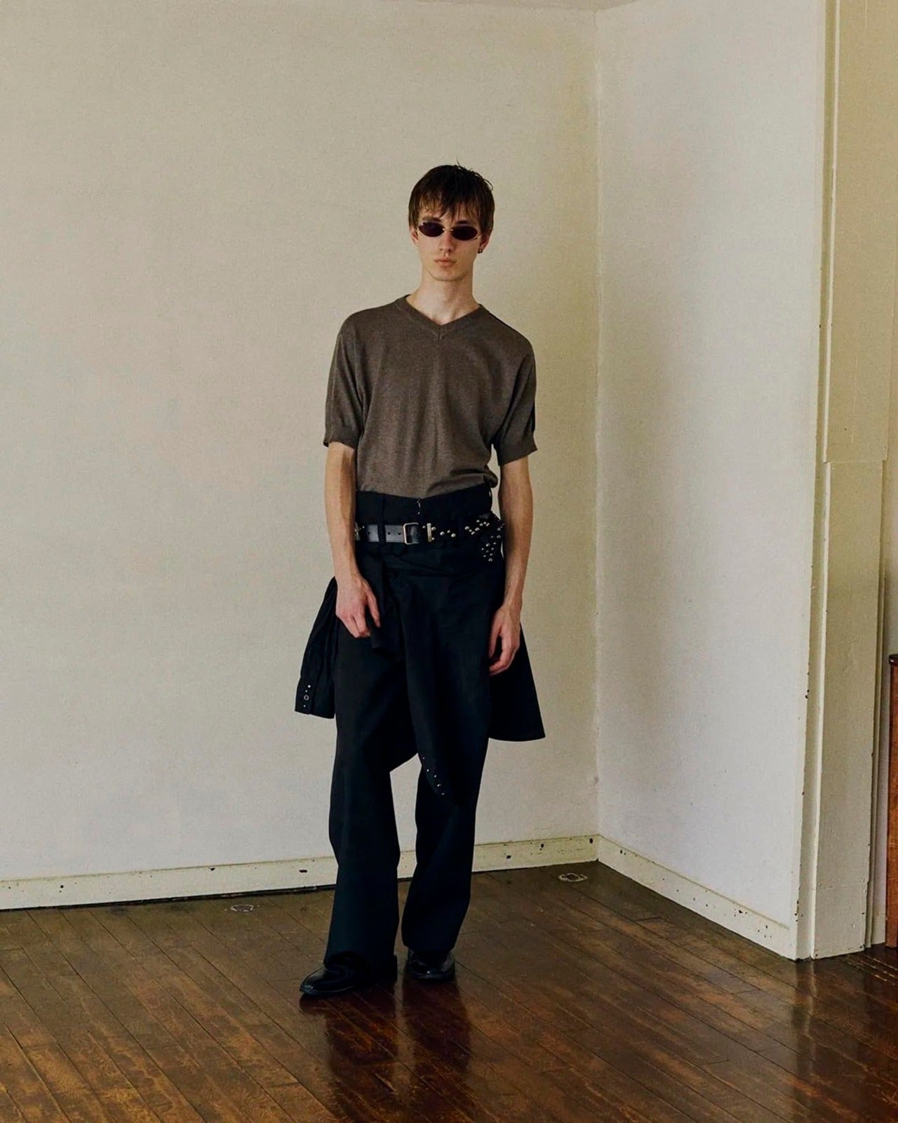 SHOOP 26SS crossed stripe v-neck / Taupe