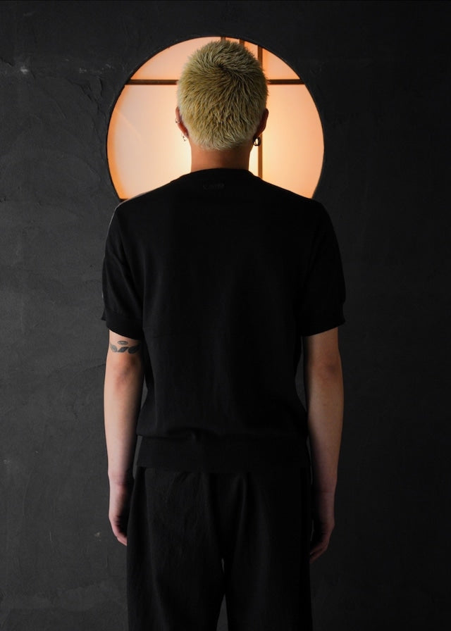 SHOOP 26SS crossed stripe v-neck / Black