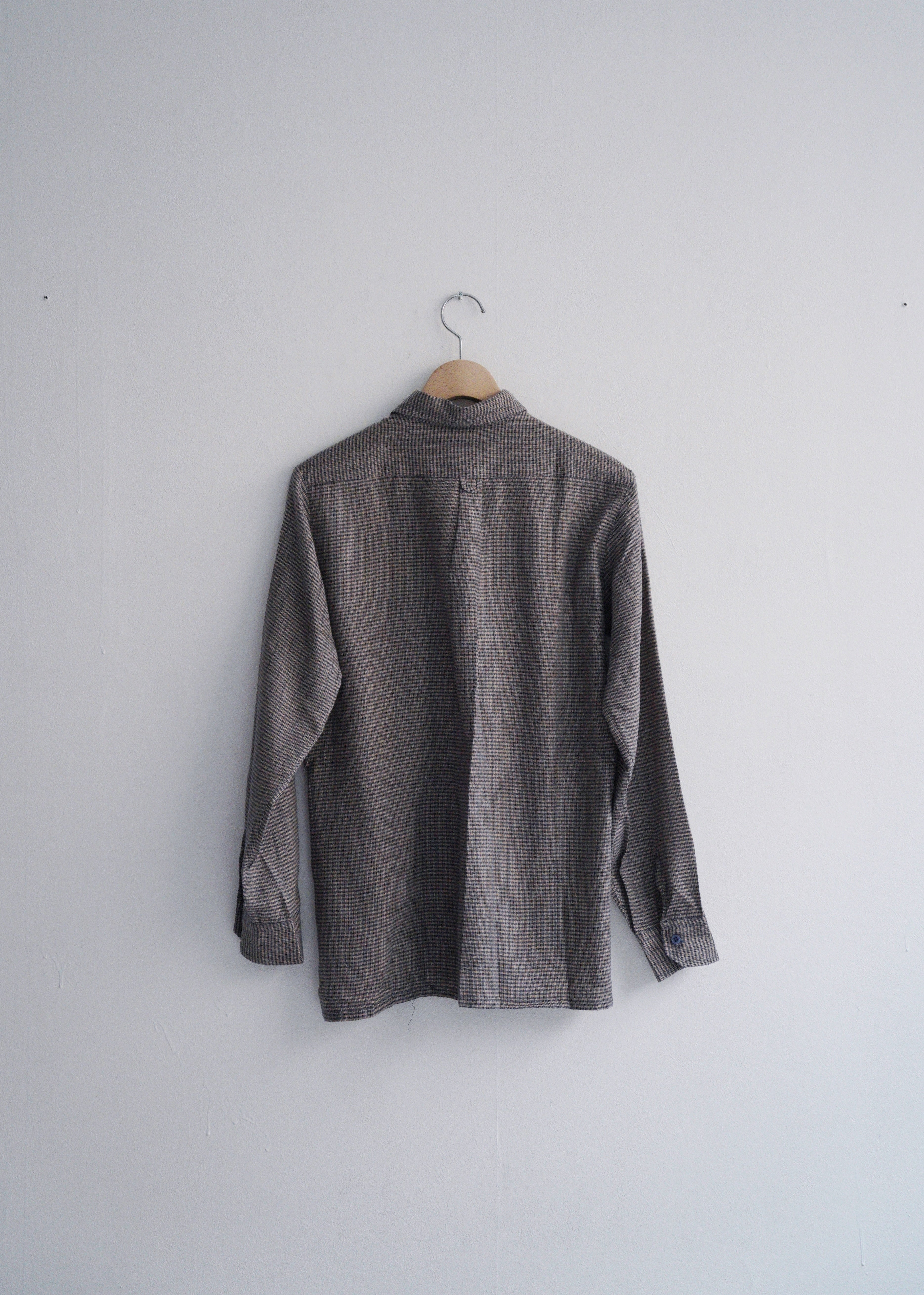 regular collar check shirt