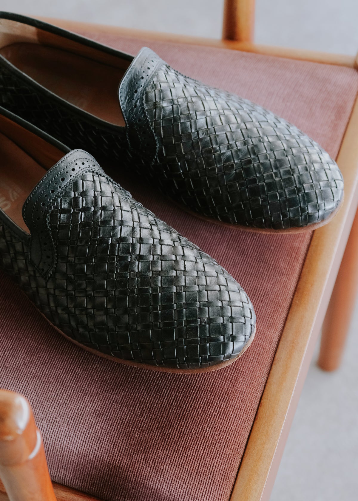 00's- Salvatore Ferragamo woven leather flat loafer
