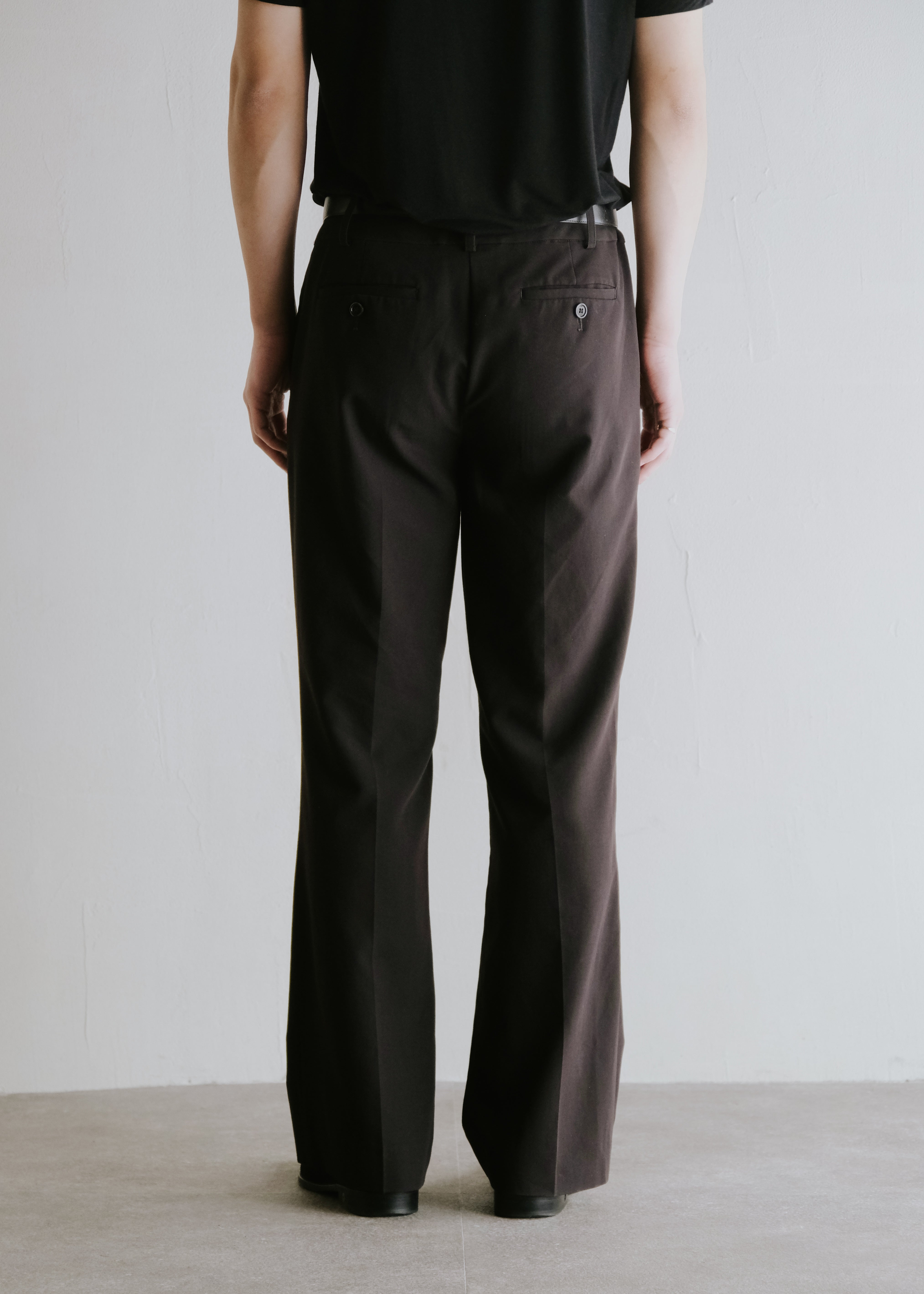 center creased low-rise semi flare trousers