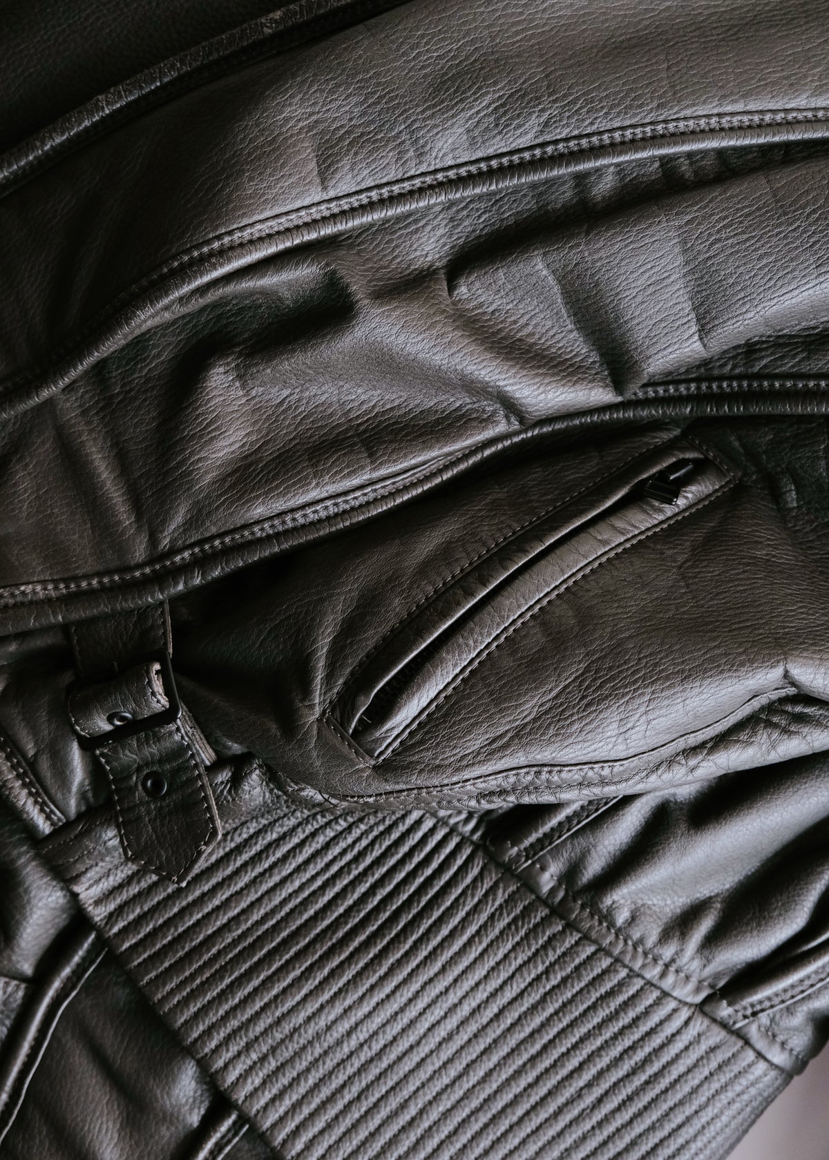 ISSEY MIYAKE 82AW paneled bomber cow leather jacket