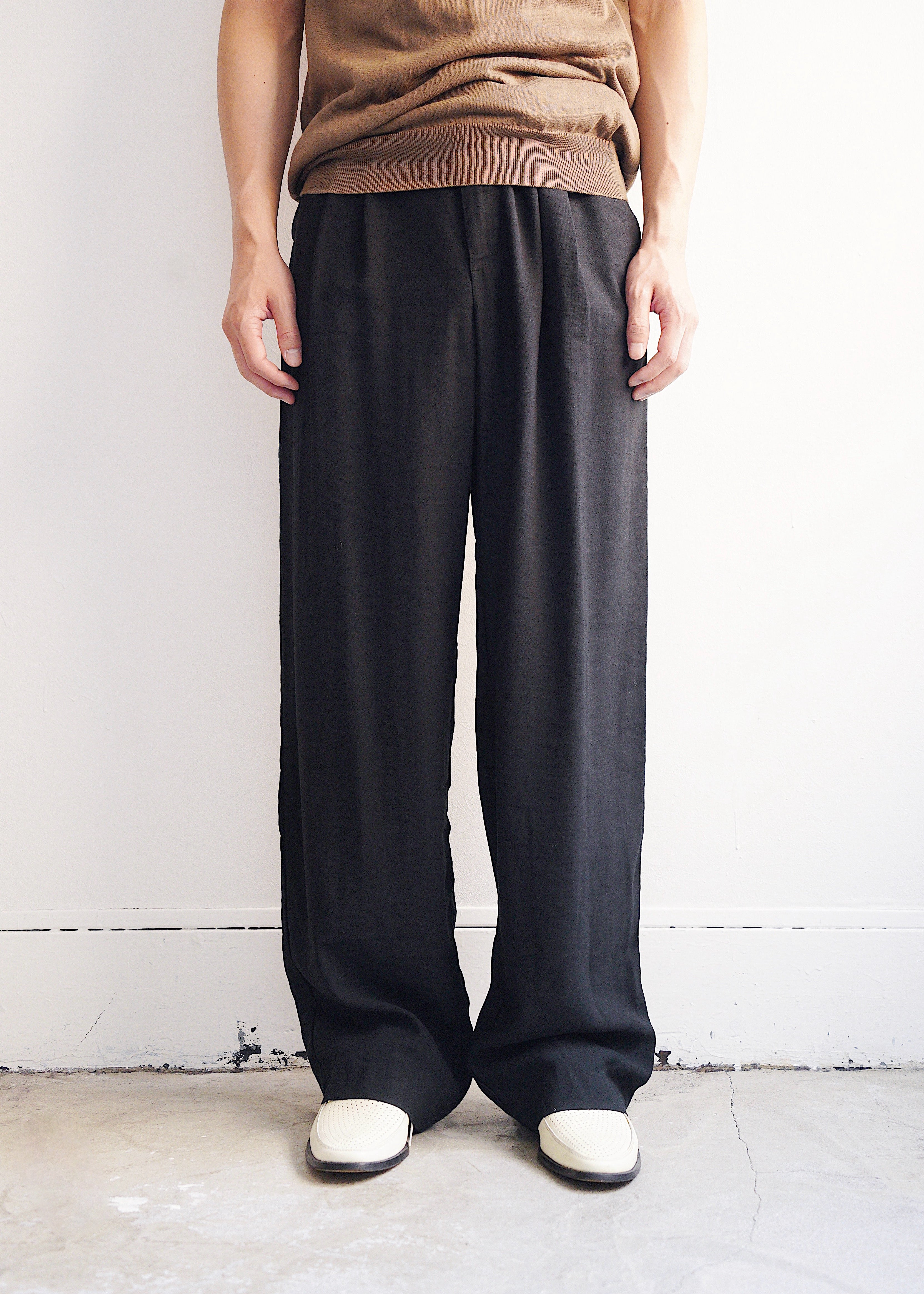 00's rayon wide tapered 2 tuck slacks