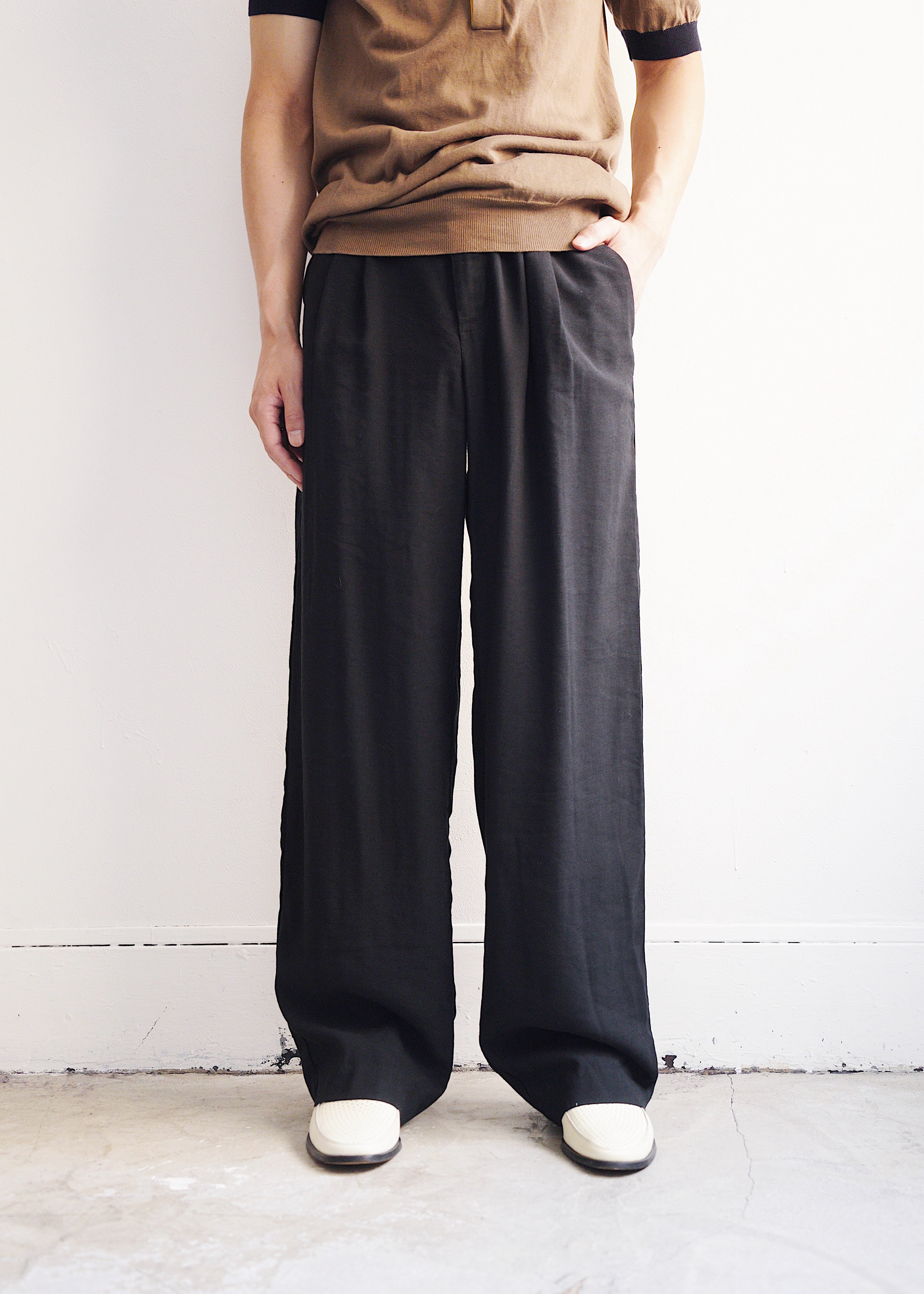 00's rayon wide tapered 2 tuck slacks