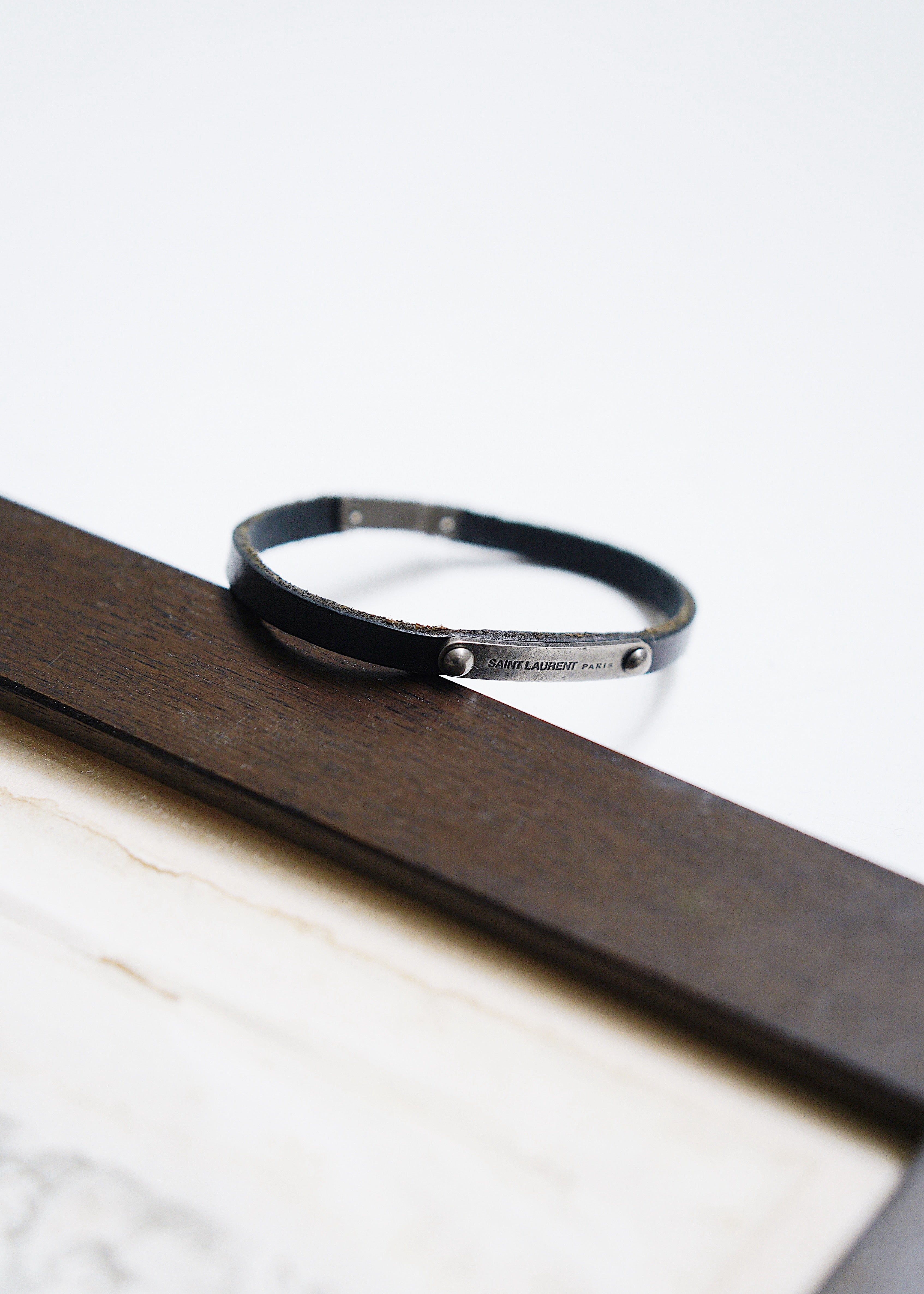 SAINT LAURENT PARIS metal plate leather bracelet